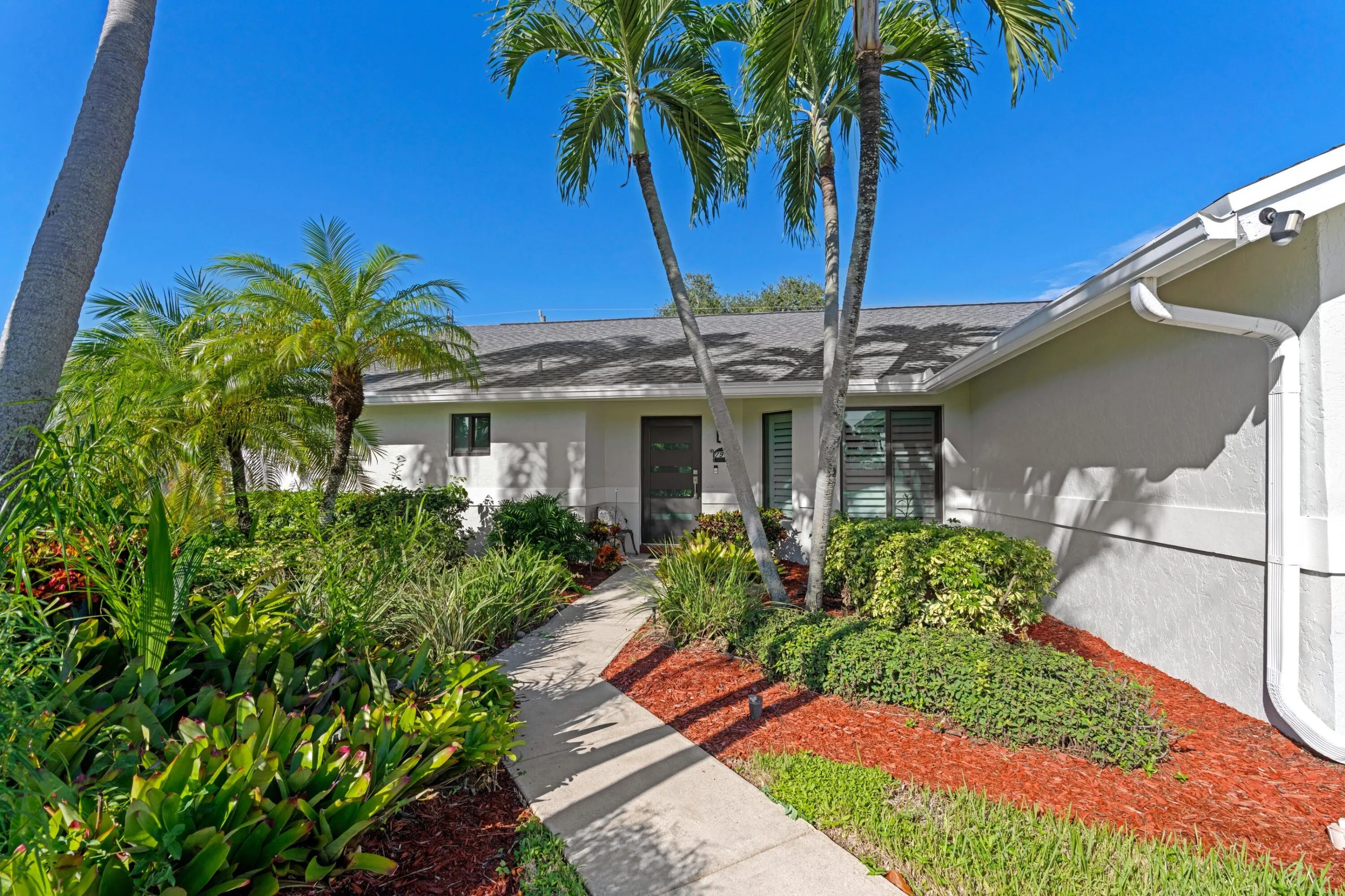 7969 W COUNTRY CLUB Boulevard