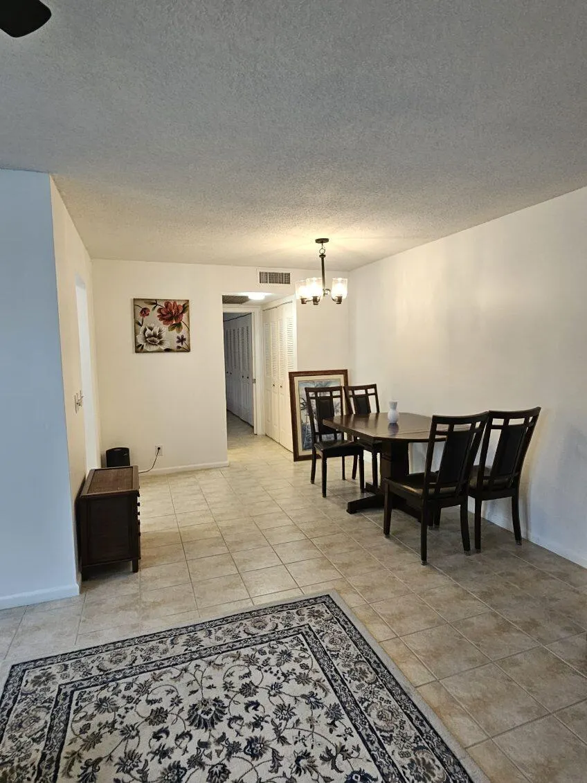 319 WINDSOR N