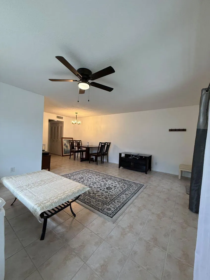 319 WINDSOR N