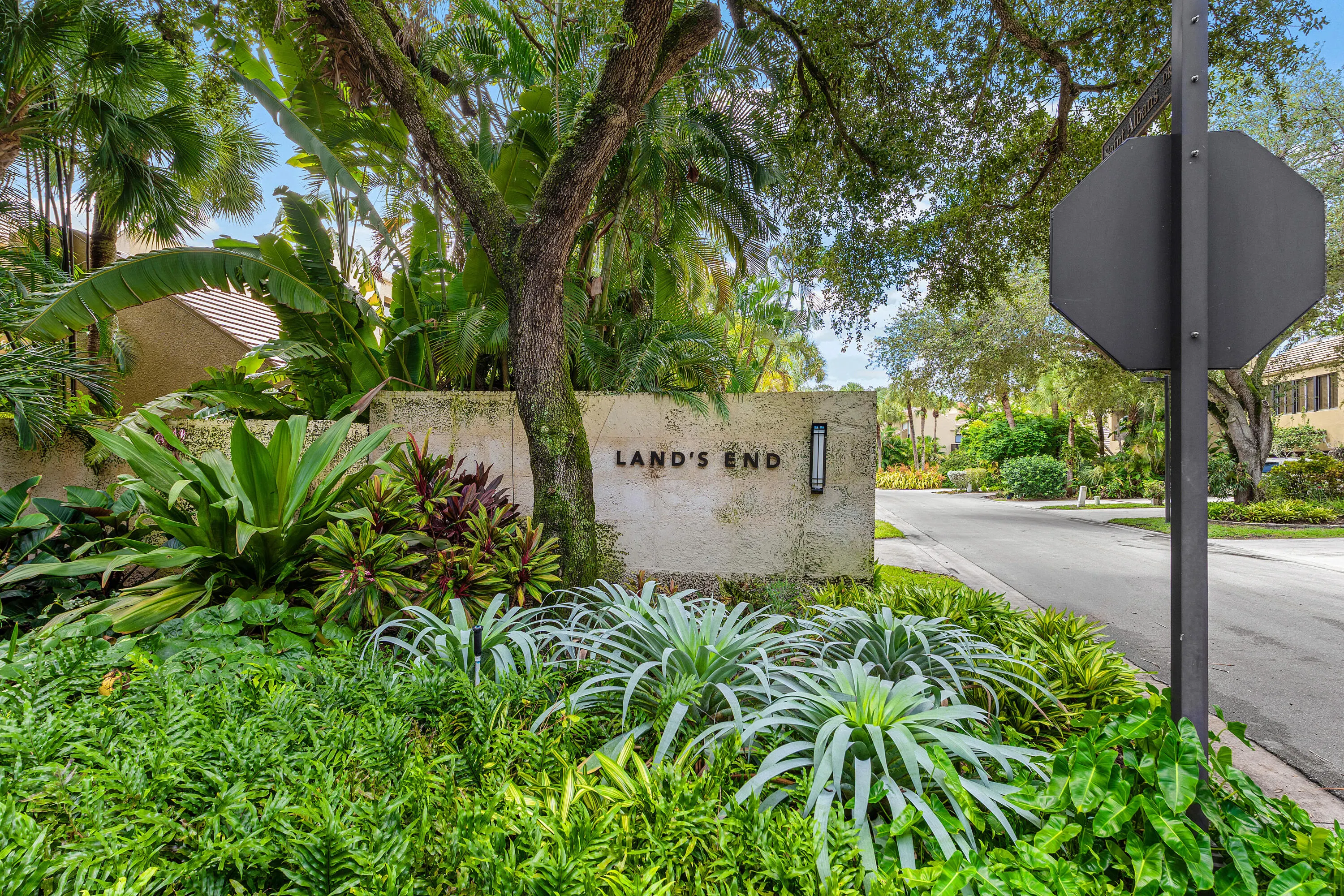 736 St Albans Drive