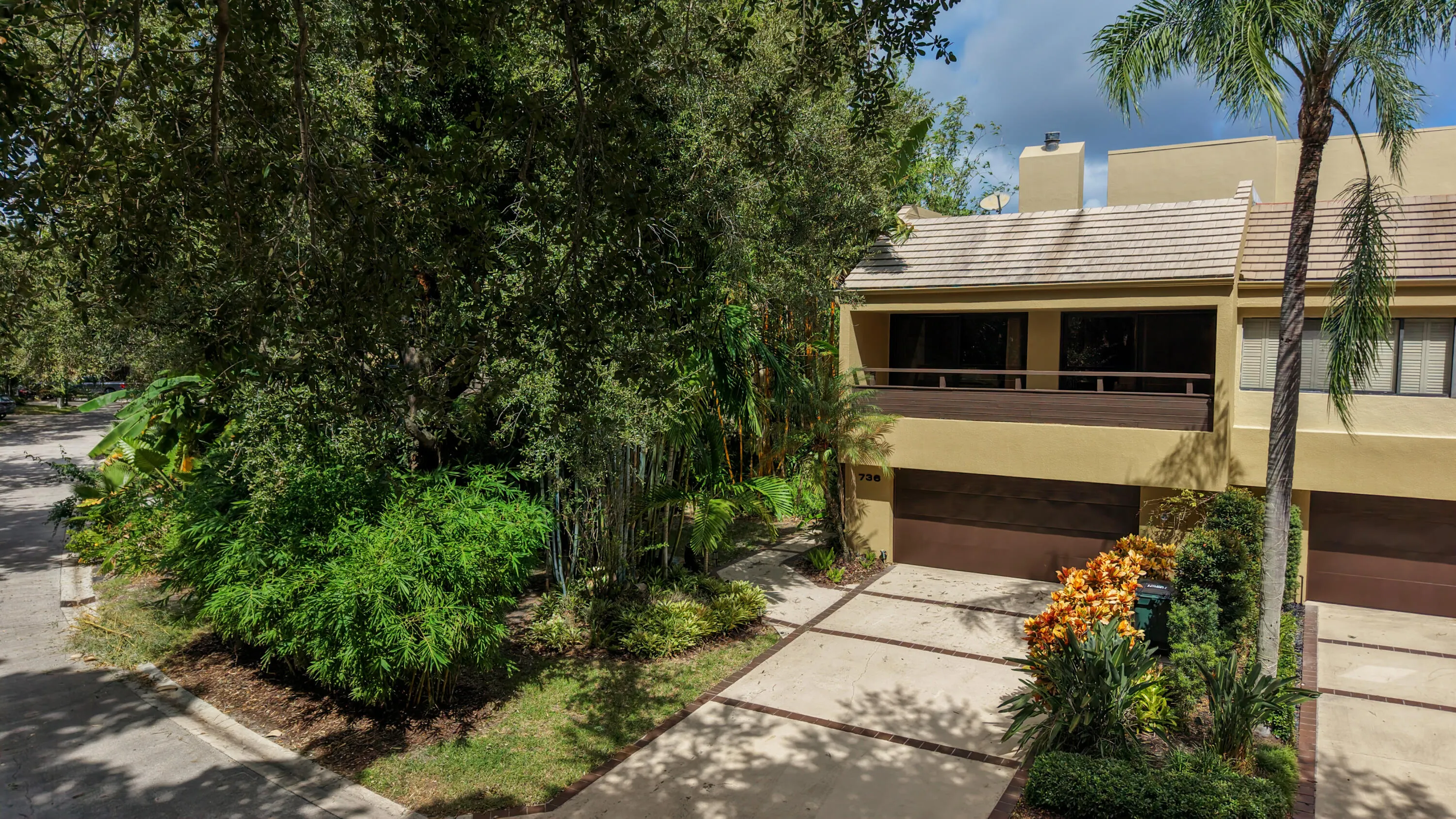 736 St Albans Drive