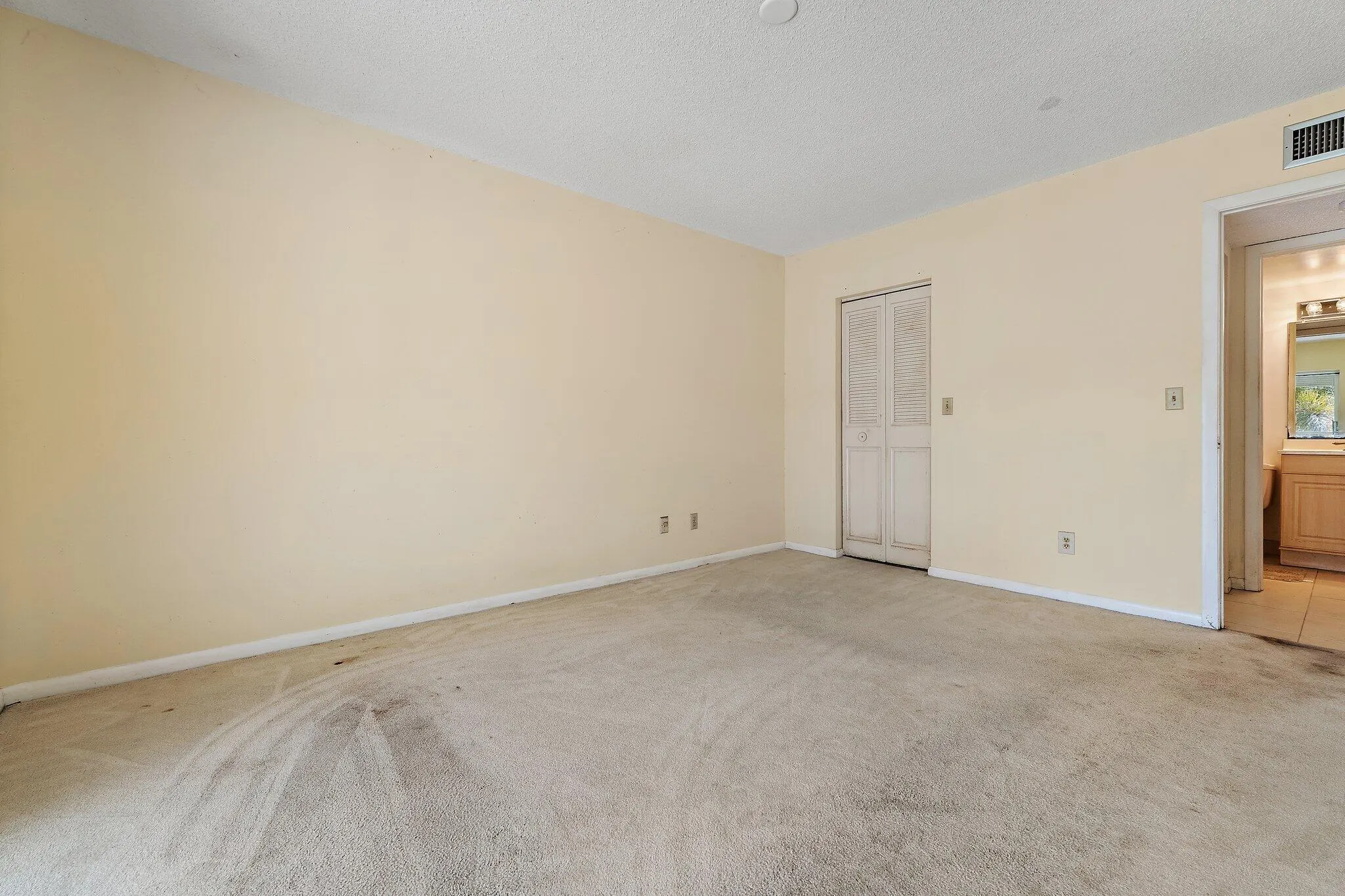 18081 SE COUNTRY CLUB Drive #19-188