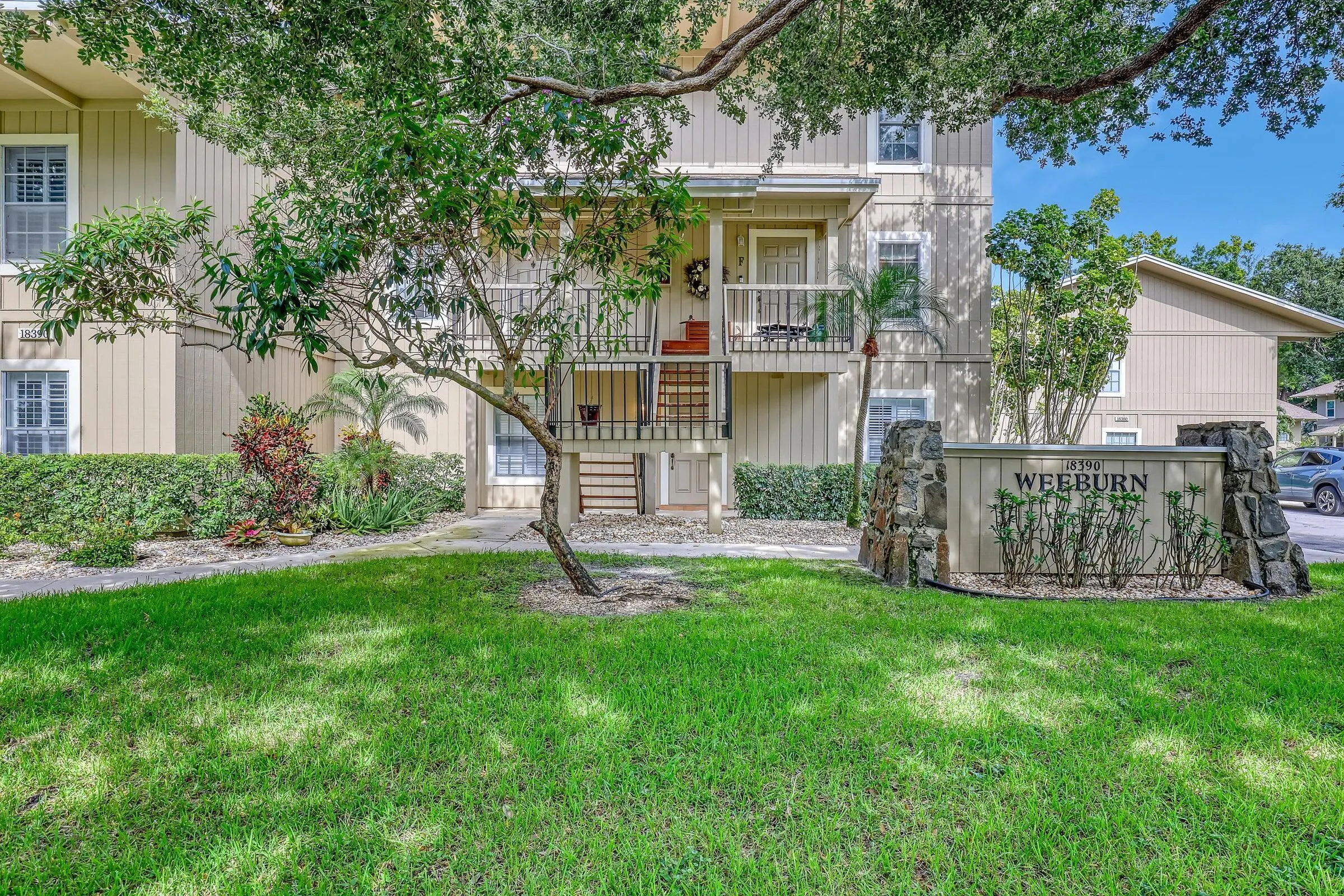 18390 SE WOOD HAVEN Lane #e