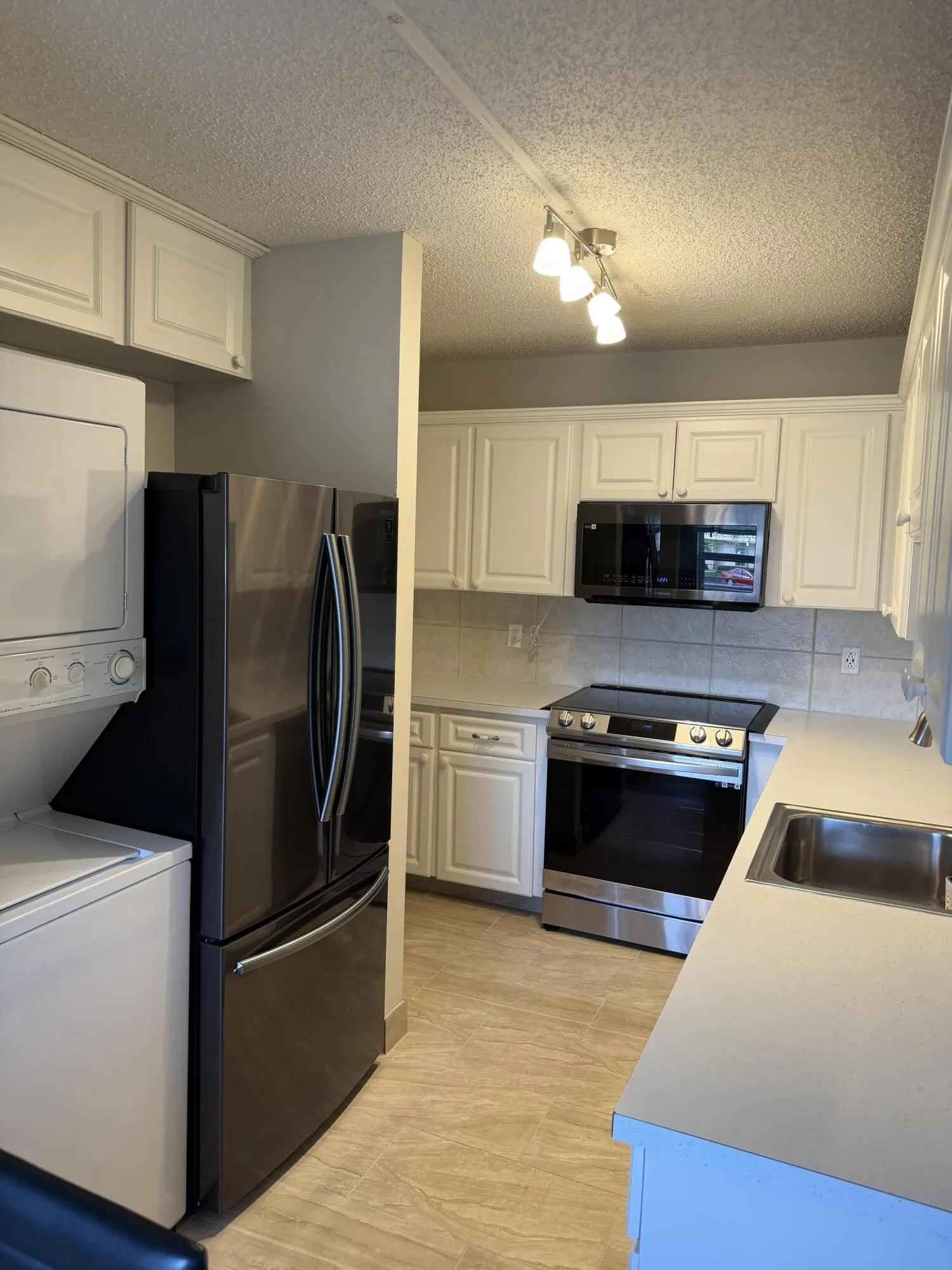 1950 NW 13th Street #203