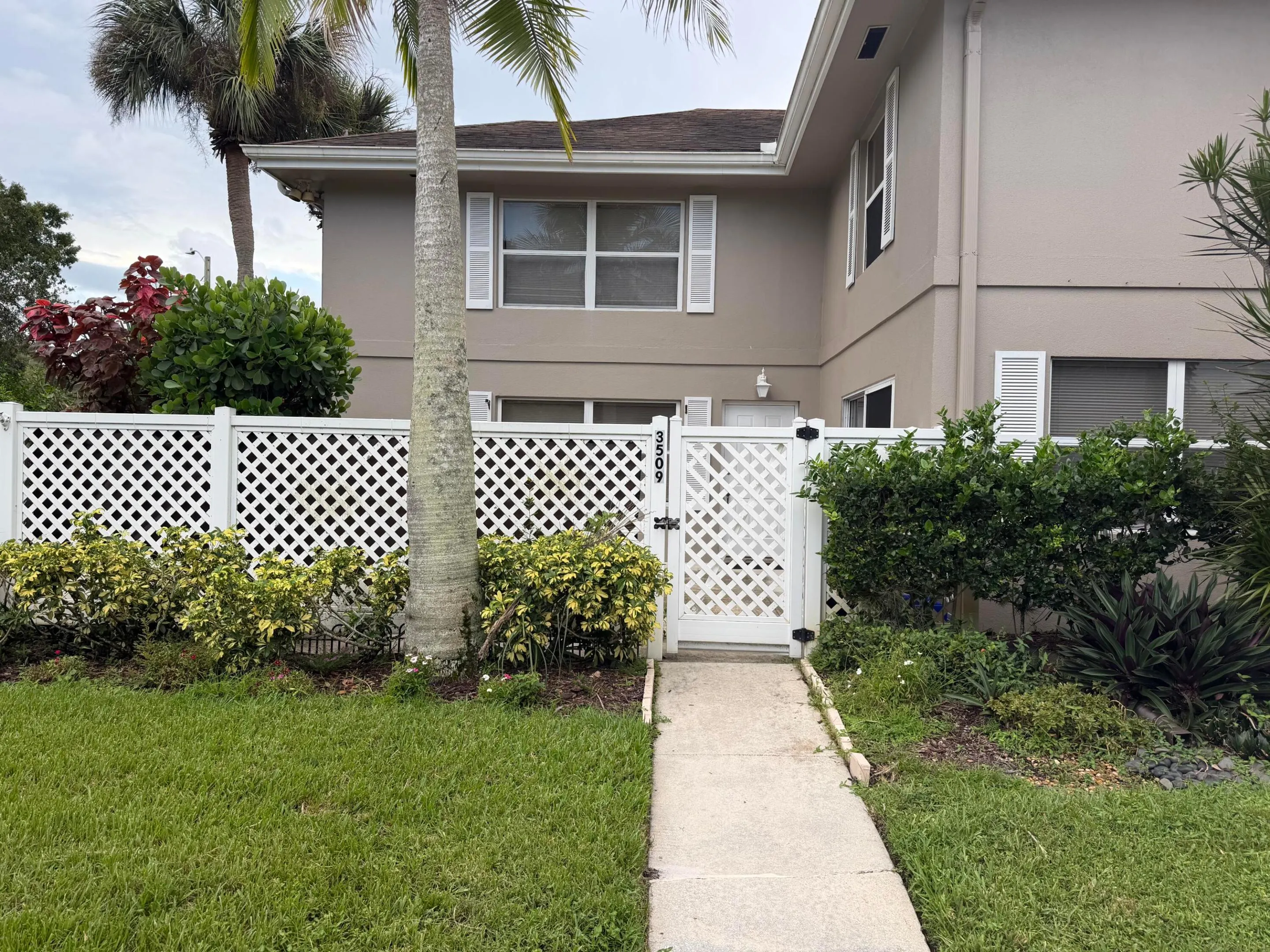 3509 SW SUNSET TRACE Circle