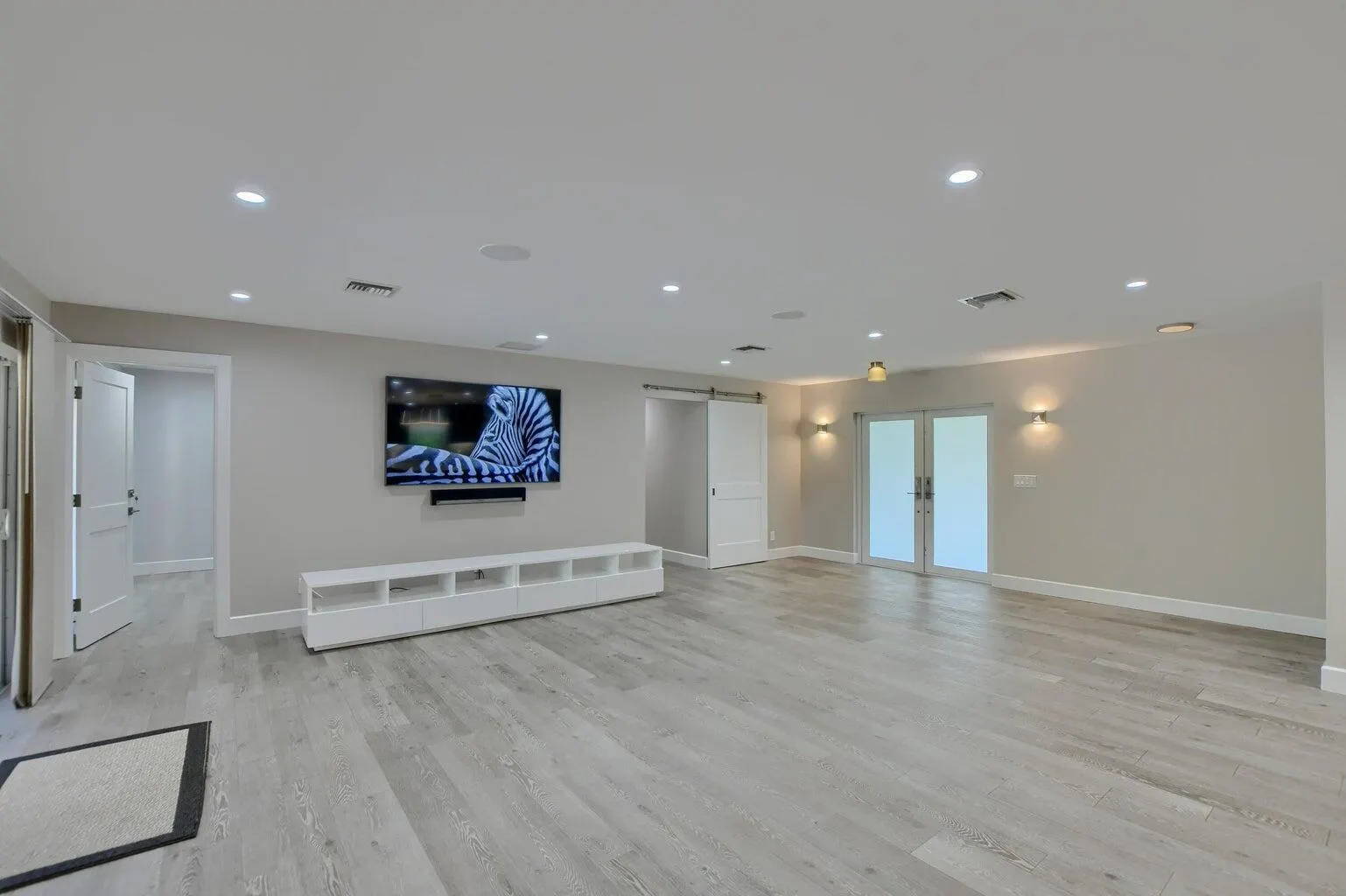 88 SW 10TH Drive