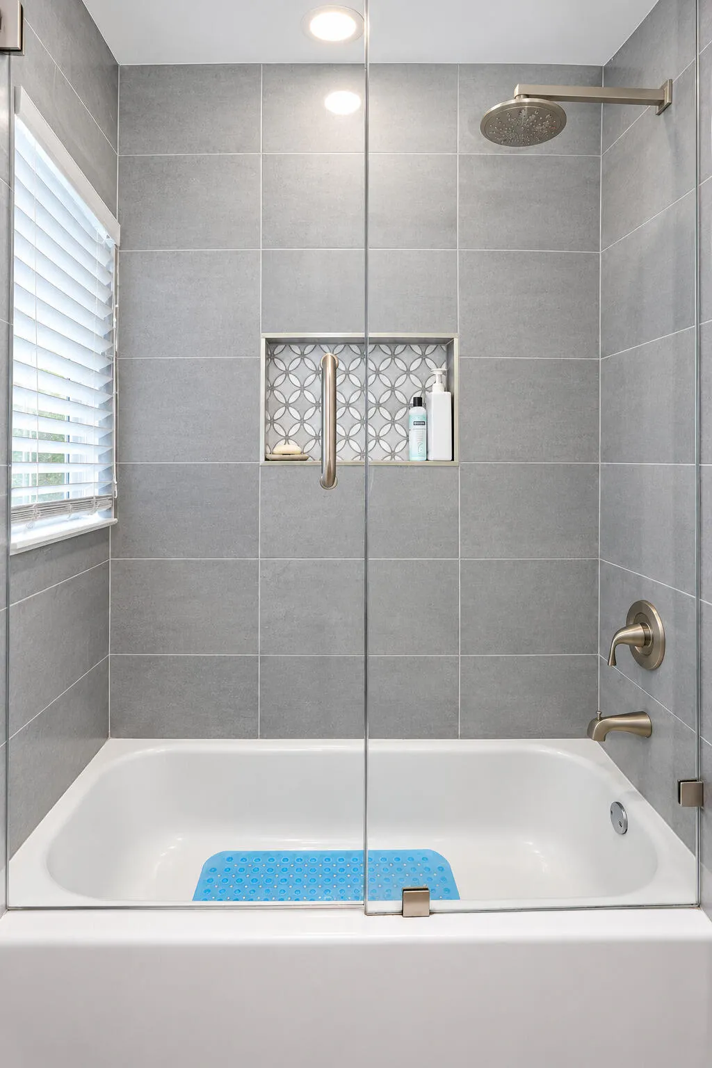 11185 Grandview Manor