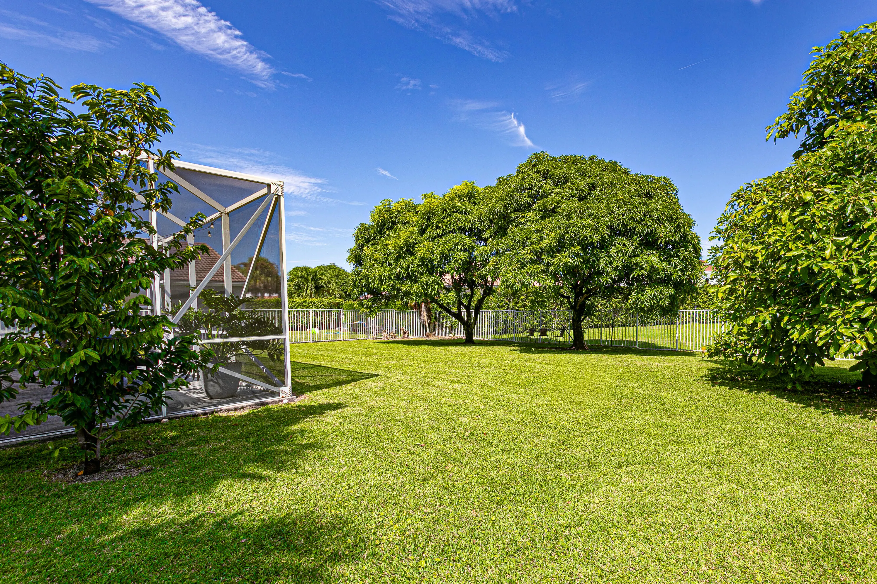 11185 Grandview Manor