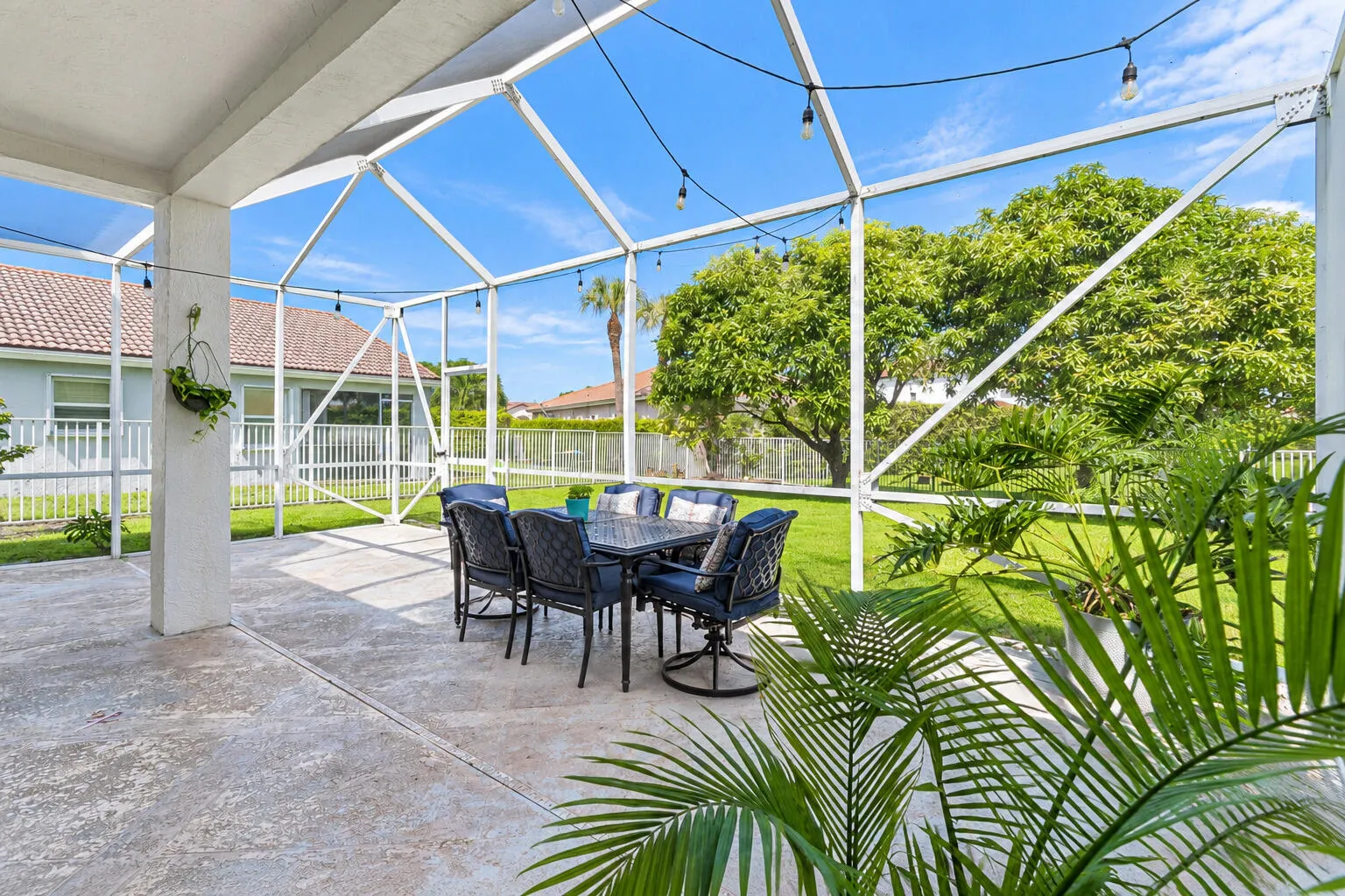 11185 Grandview Manor