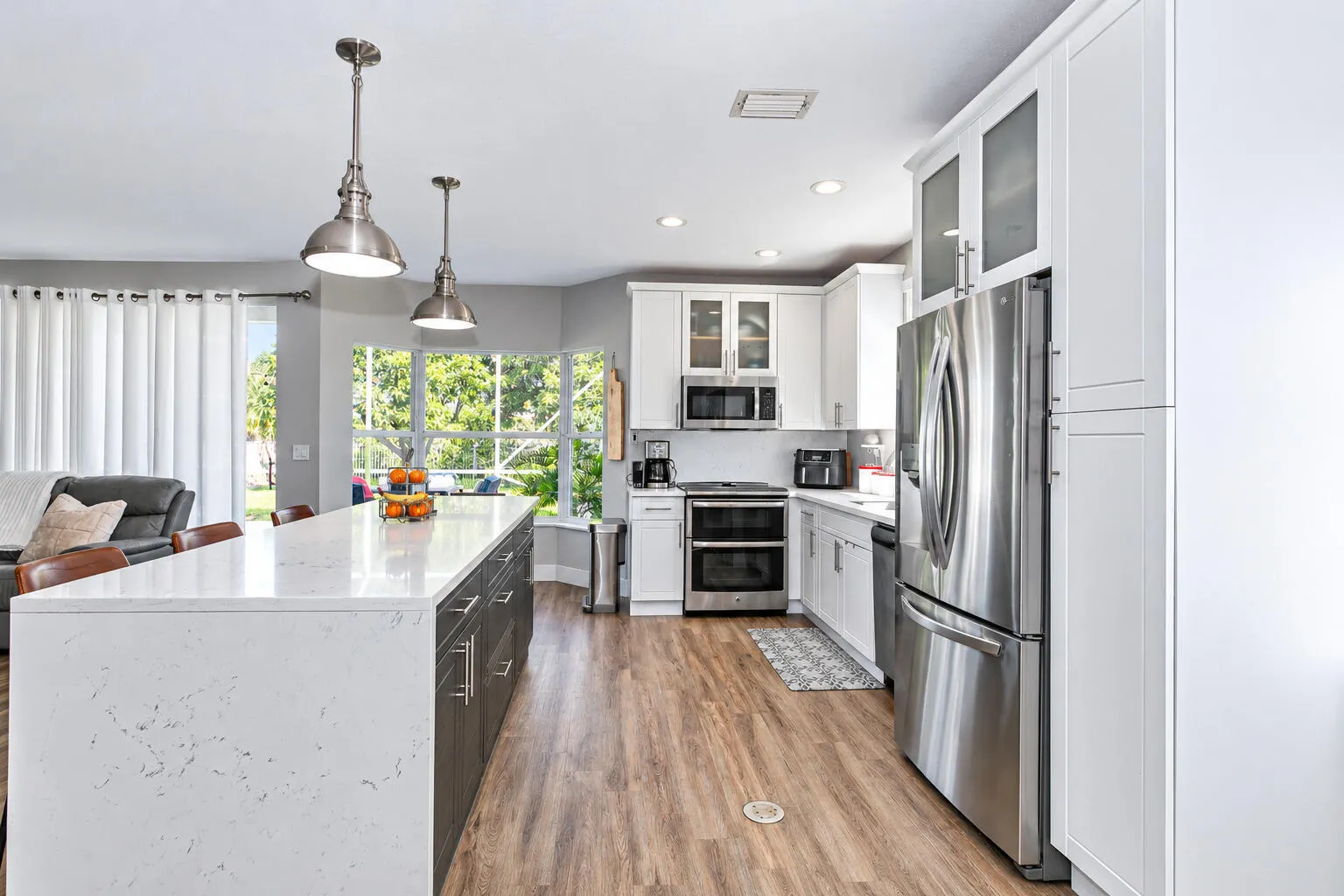 11185 Grandview Manor
