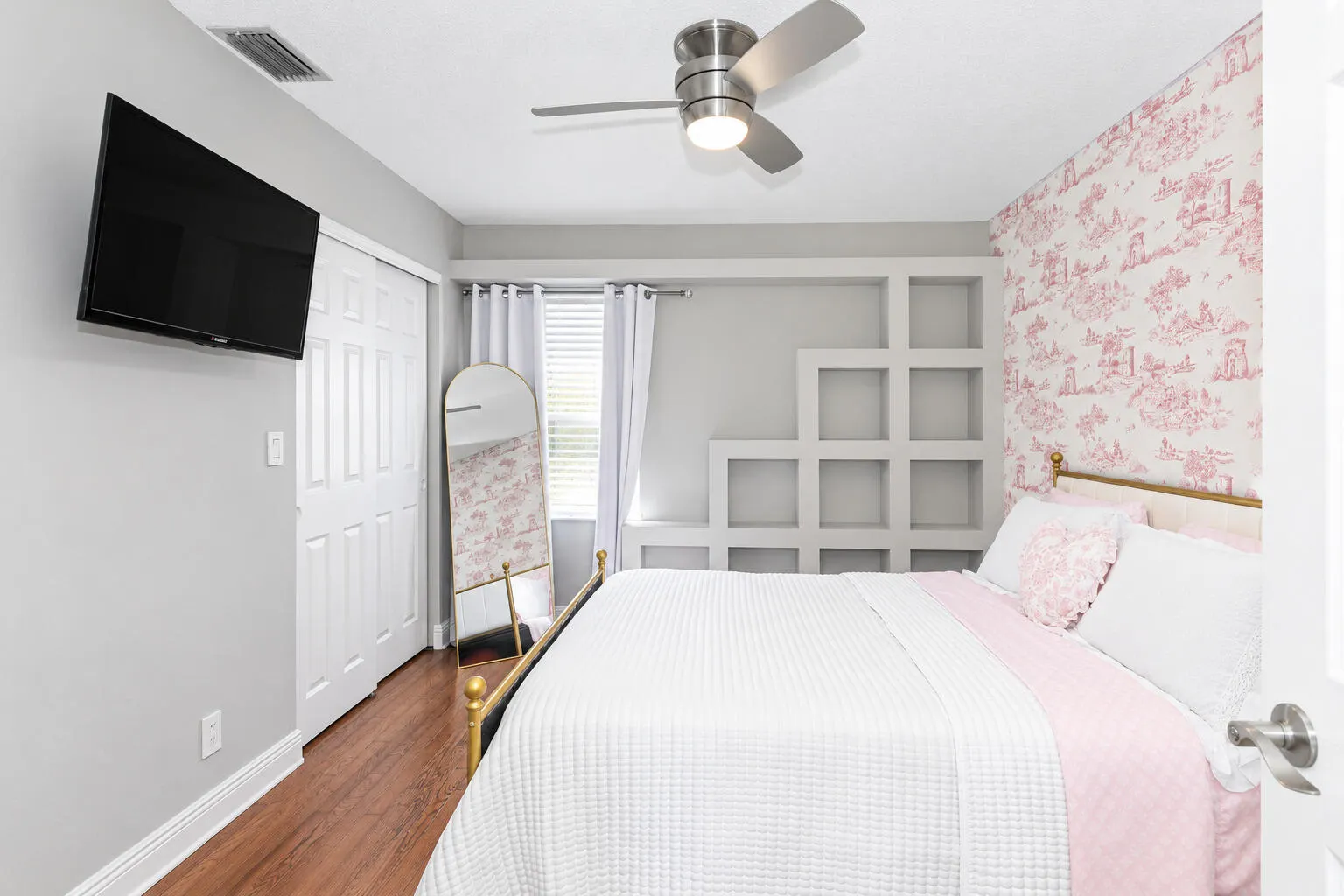 11185 Grandview Manor