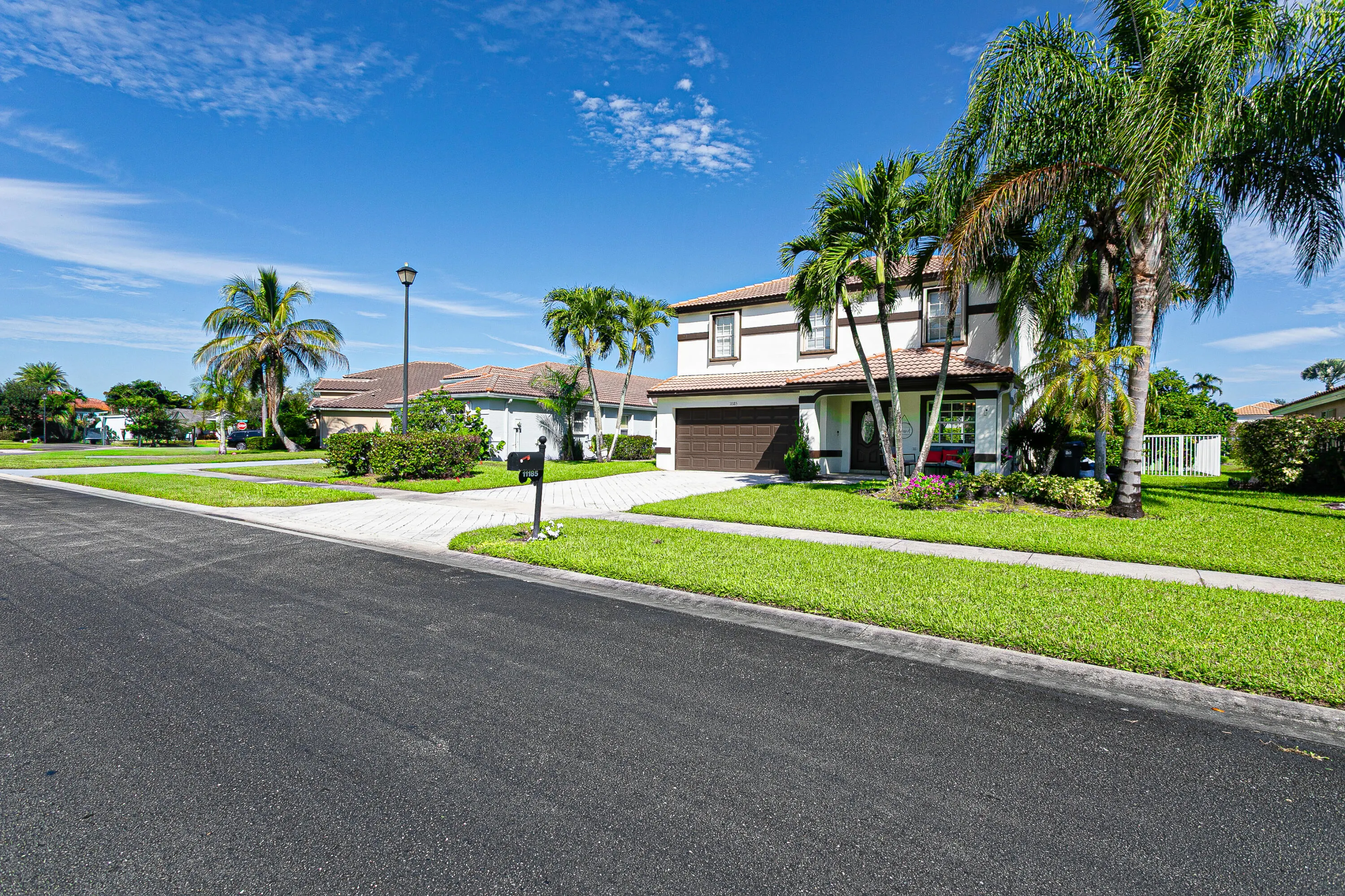 11185 Grandview Manor
