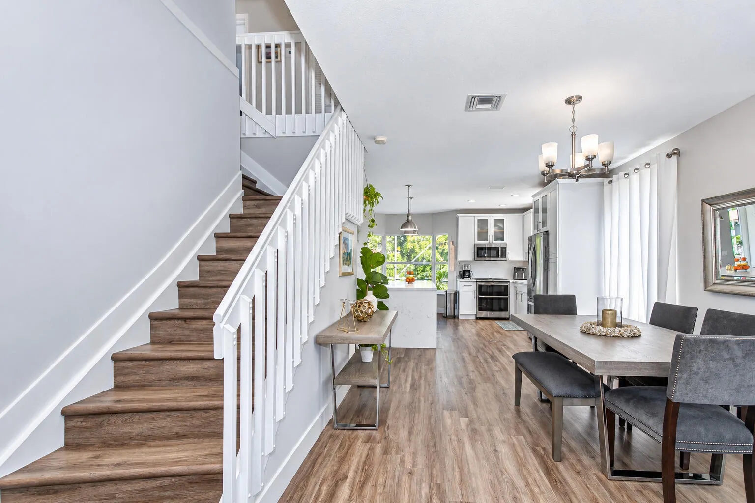 11185 Grandview Manor