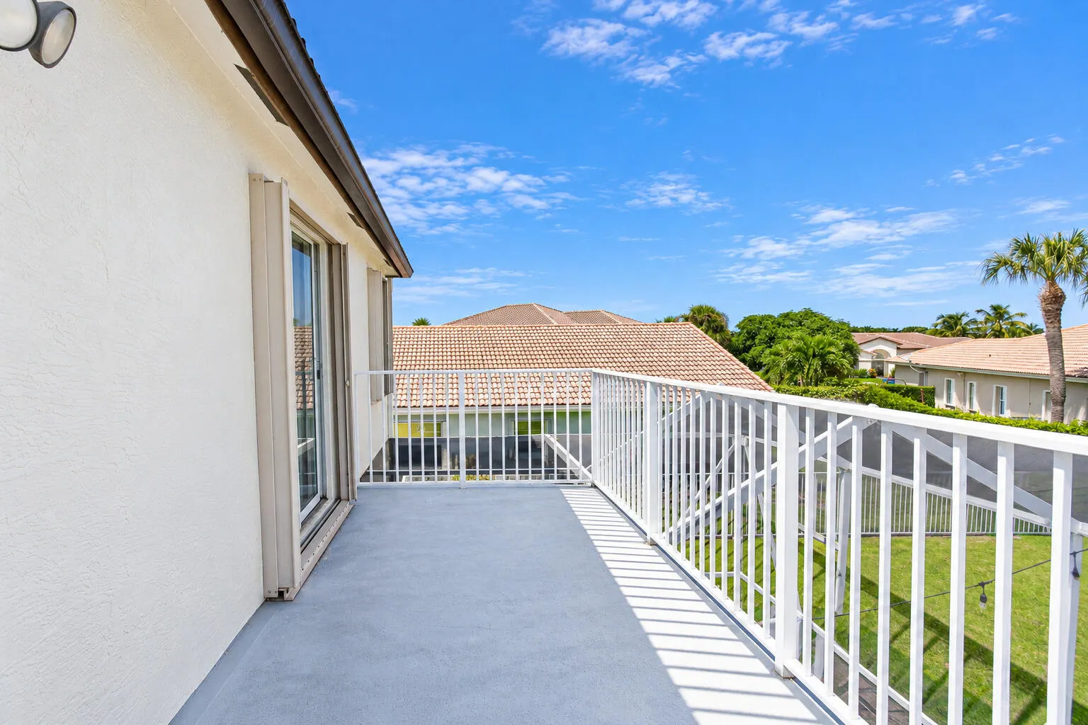 11185 Grandview Manor
