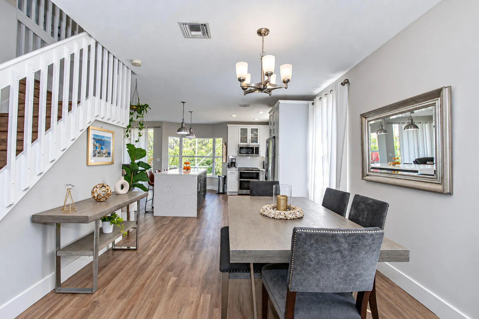 11185 Grandview Manor