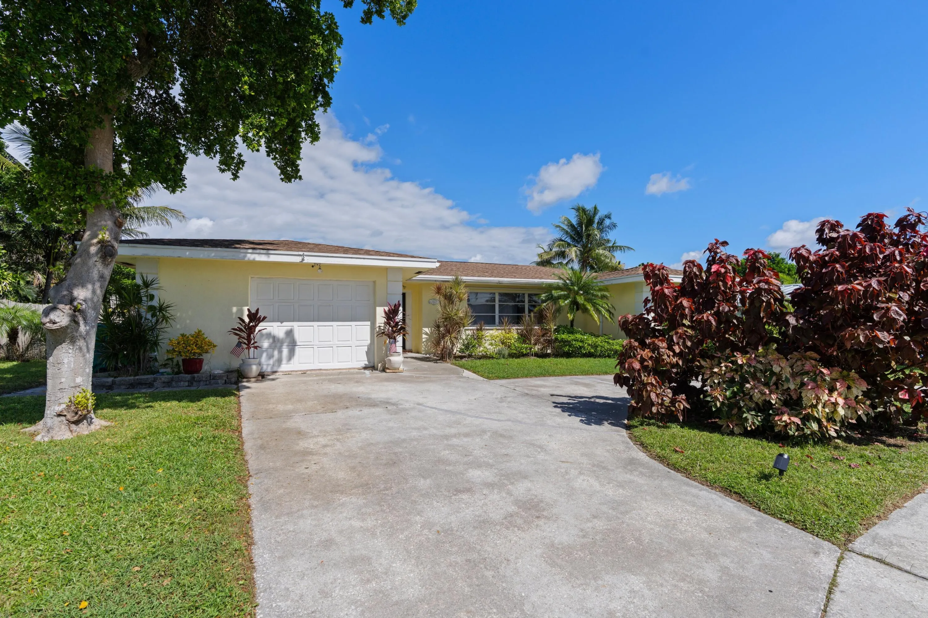 2867 SE 1st Court