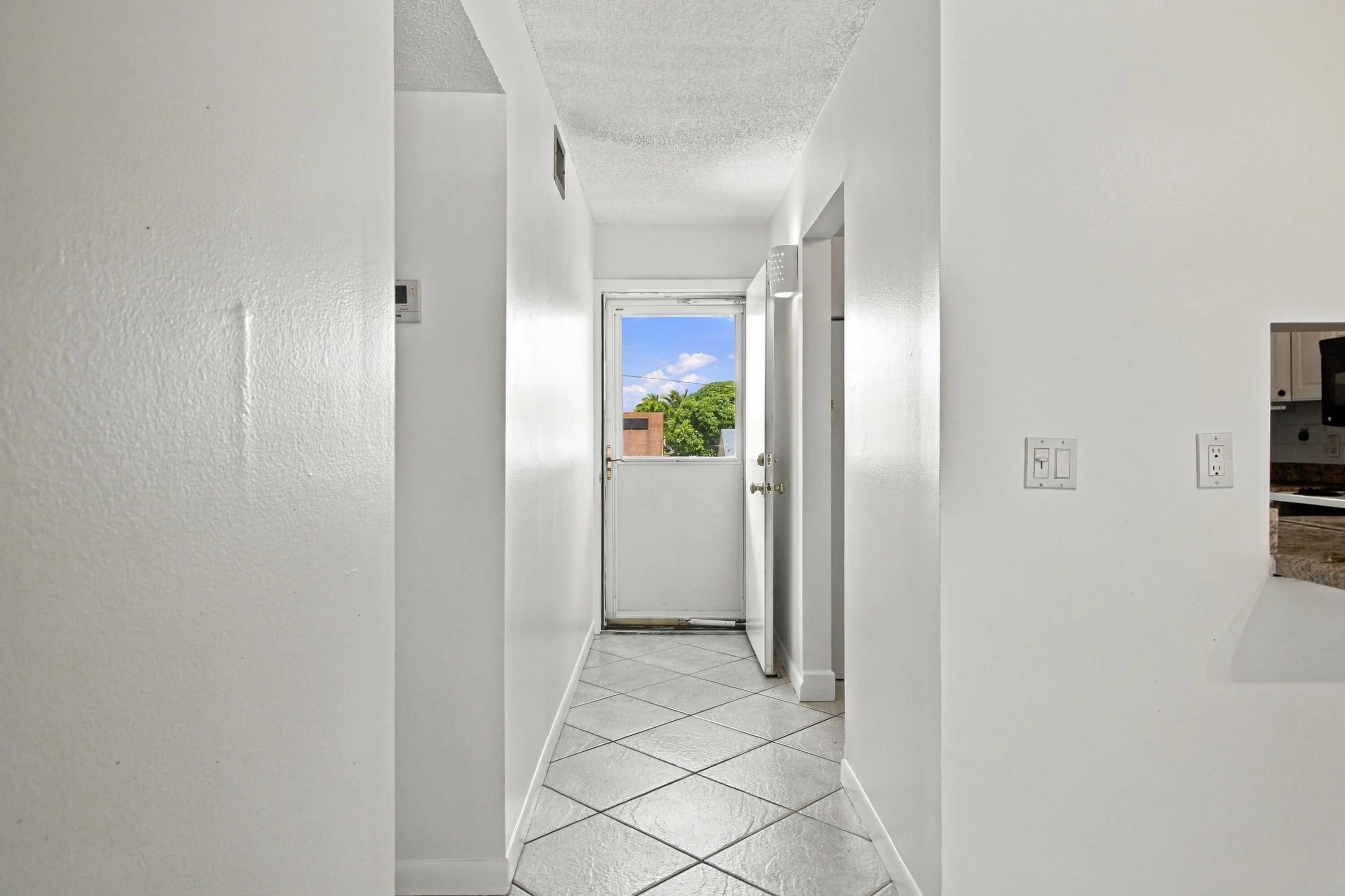 300 NE 26th Avenue #2100