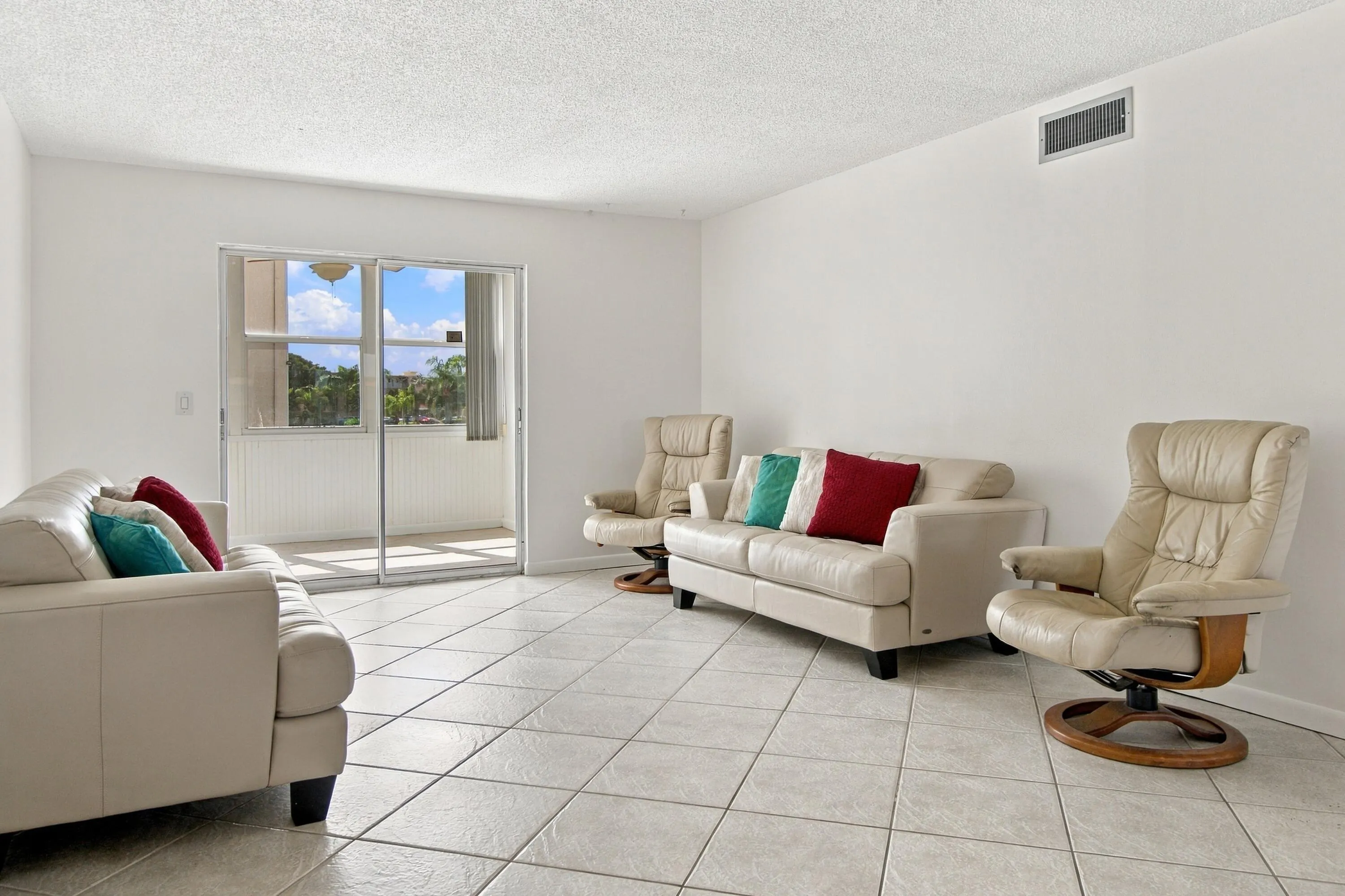 300 NE 26th Avenue #2100