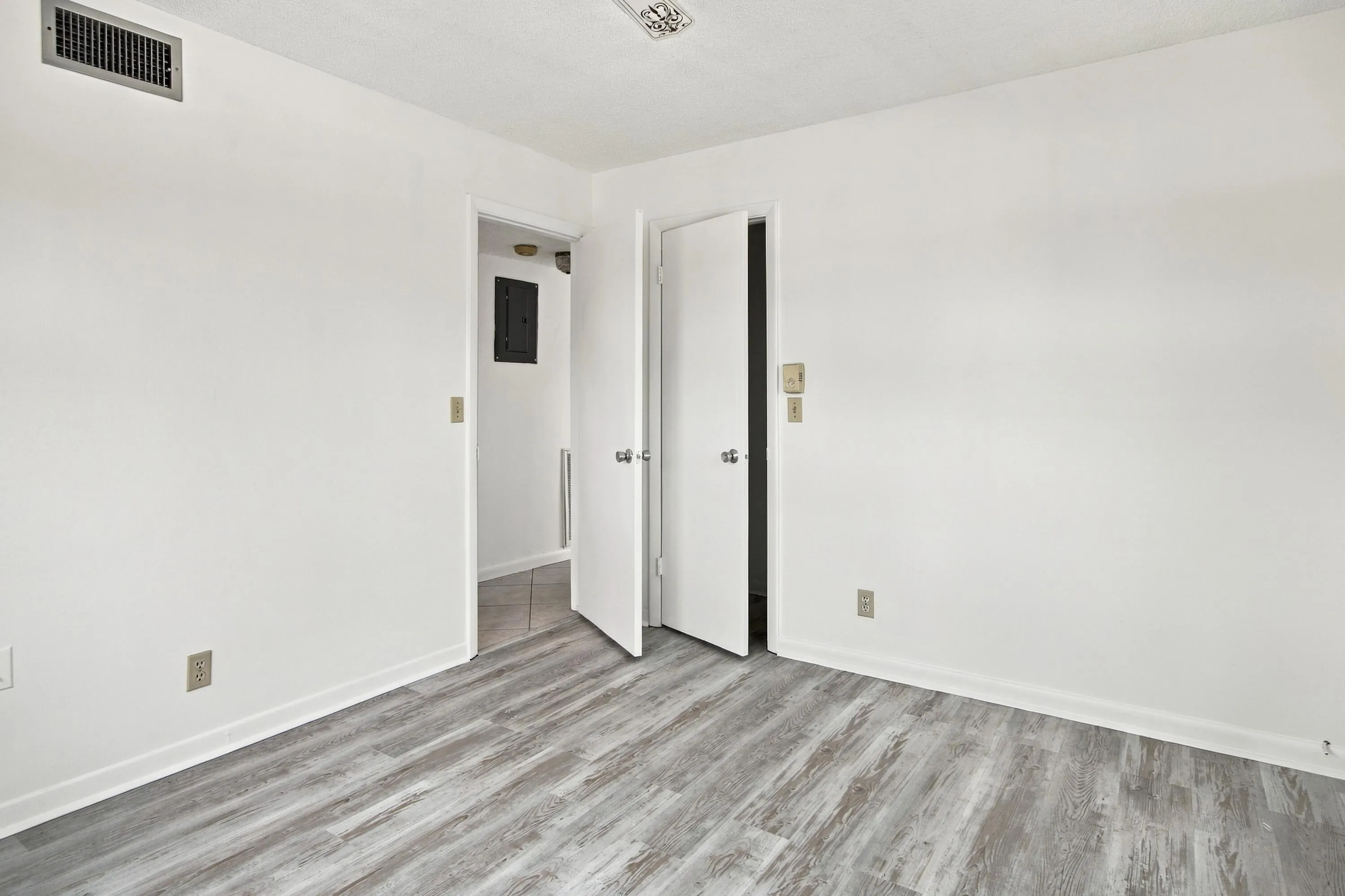 300 NE 26th Avenue #2100