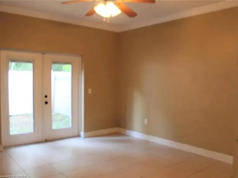 492 OAK CANOPY Circle