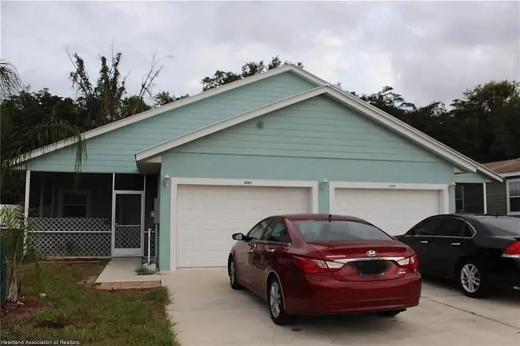 492 OAK CANOPY Circle