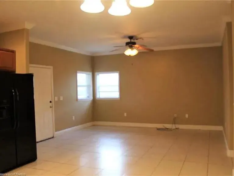 492 OAK CANOPY Circle