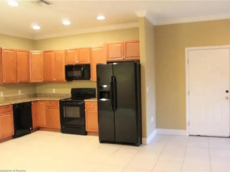 492 OAK CANOPY Circle