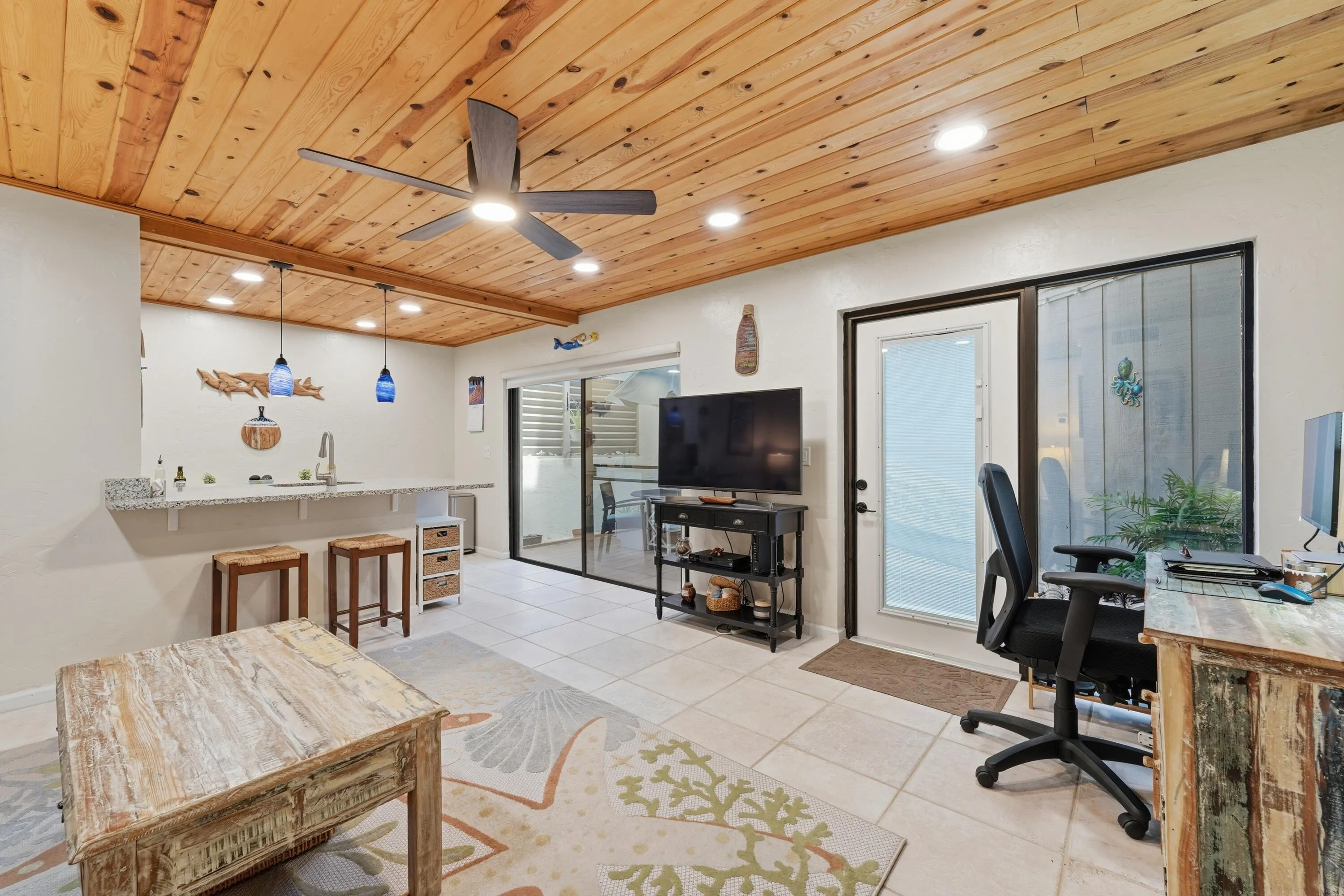 1605 S US Highway #16A