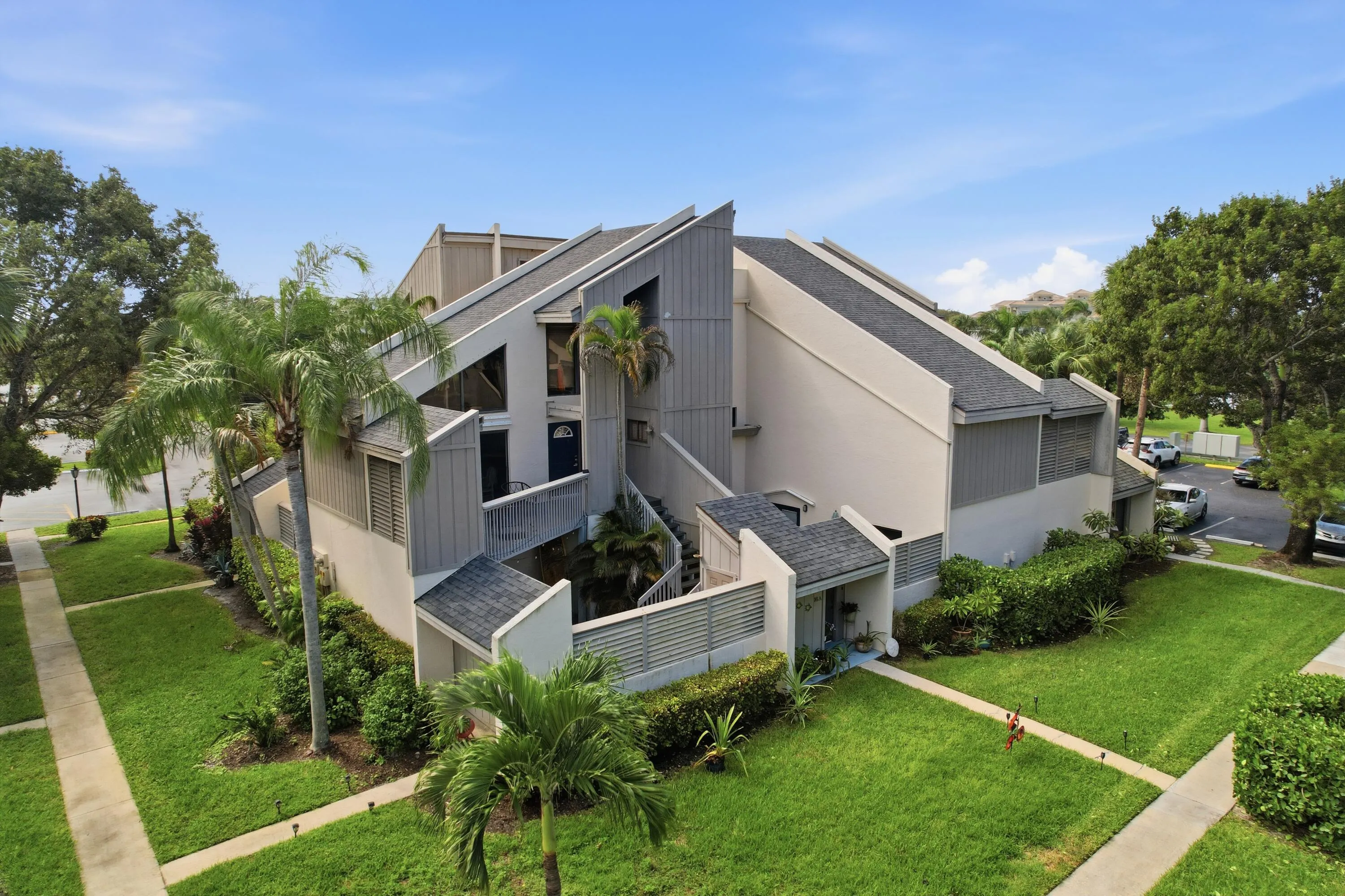 1605 S US Highway #16A