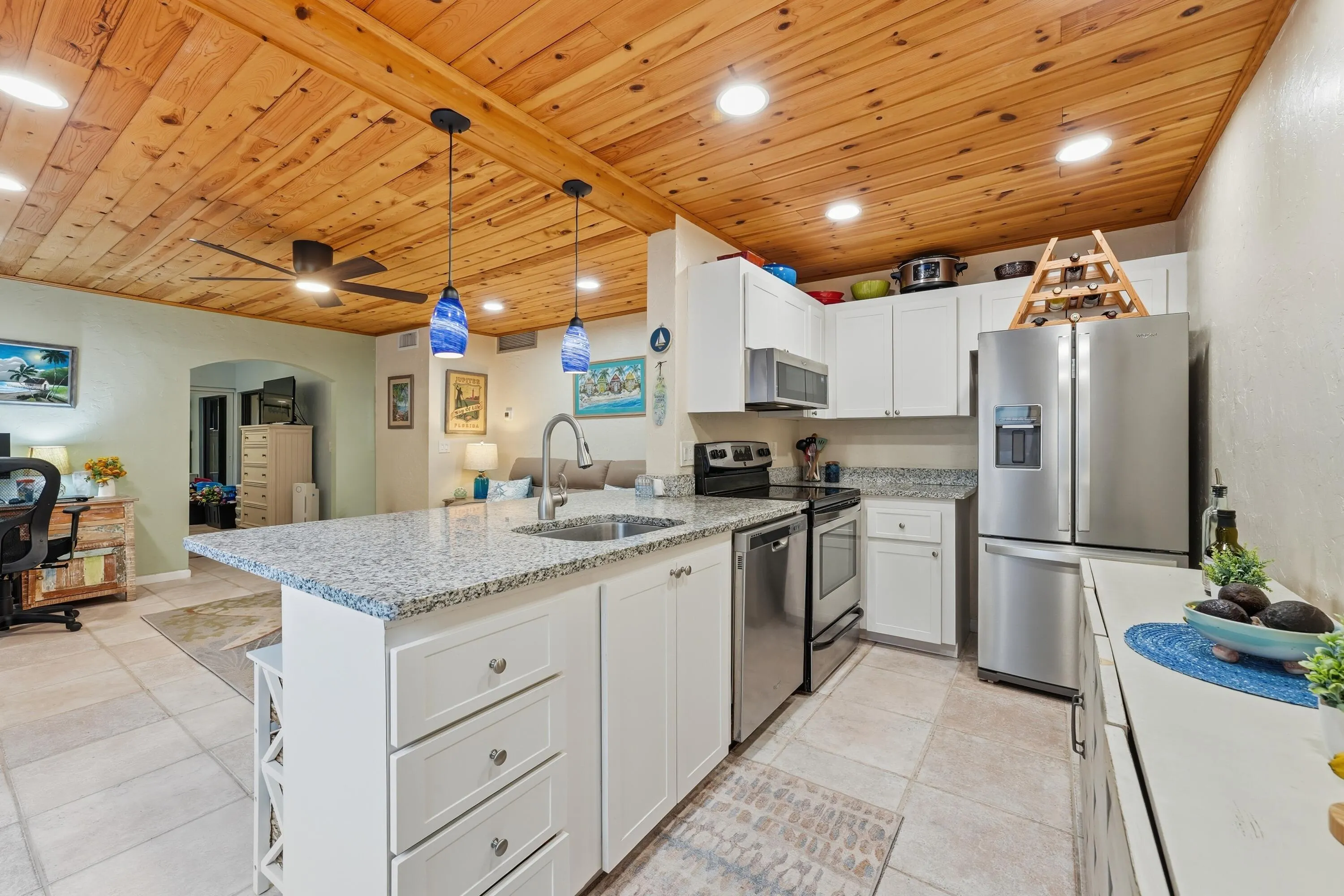 1605 S US Highway #16A