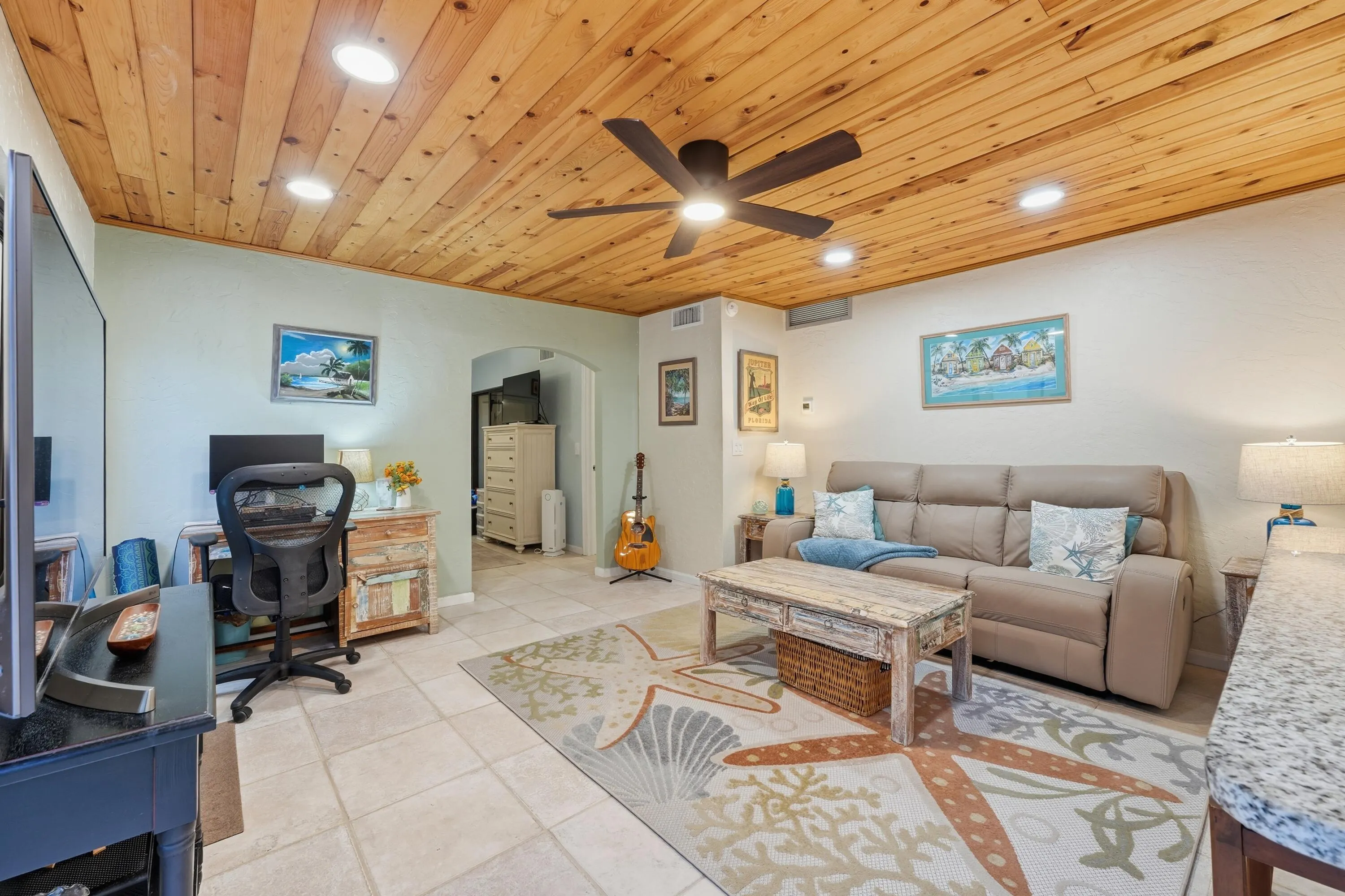 1605 S US Highway #16A
