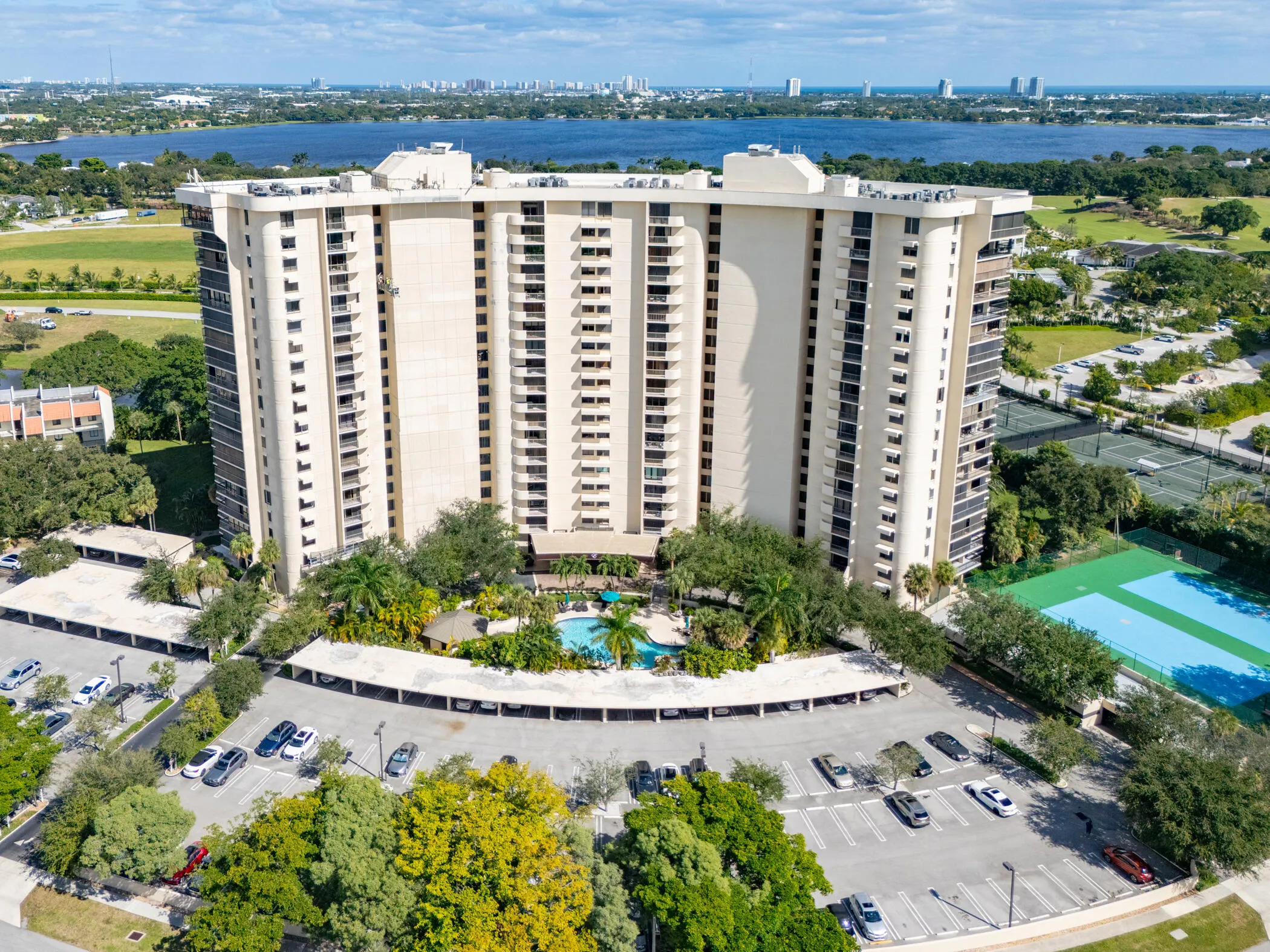 2480 Presidential Way #1804