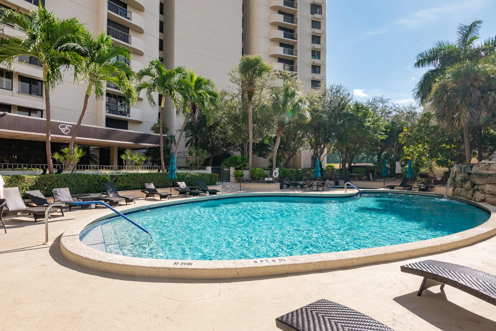 2480 Presidential Way #1804