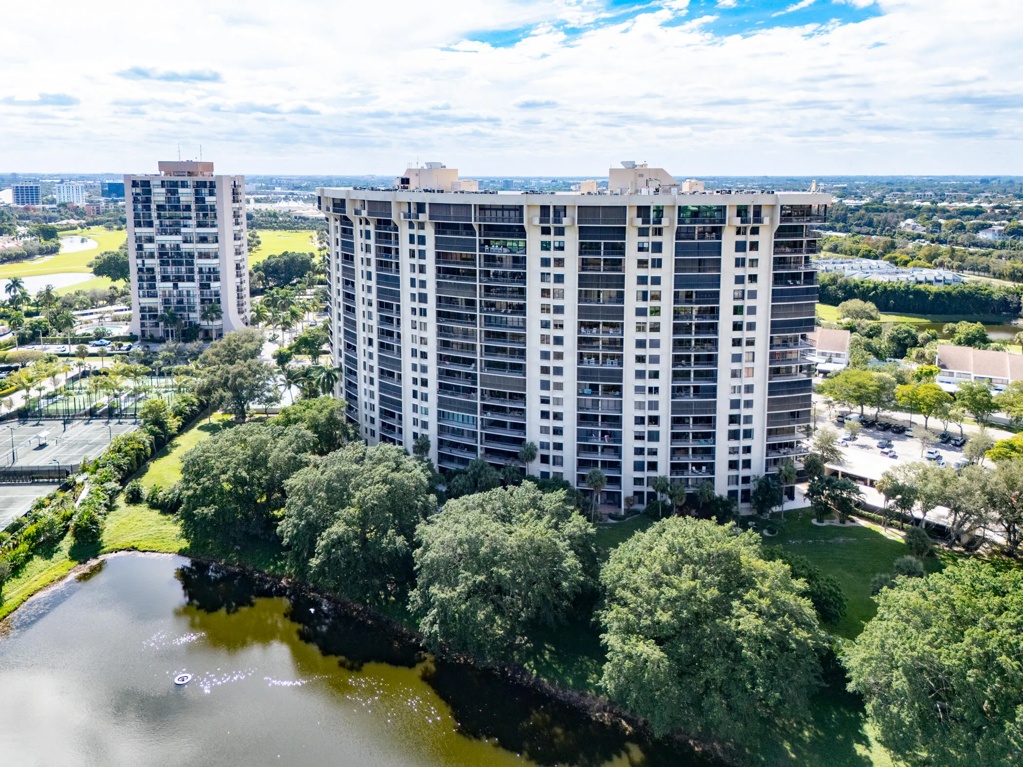2480 Presidential Way #1804