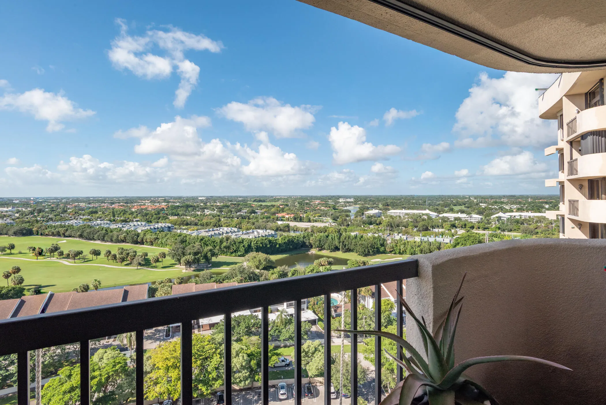 2480 Presidential Way #1804
