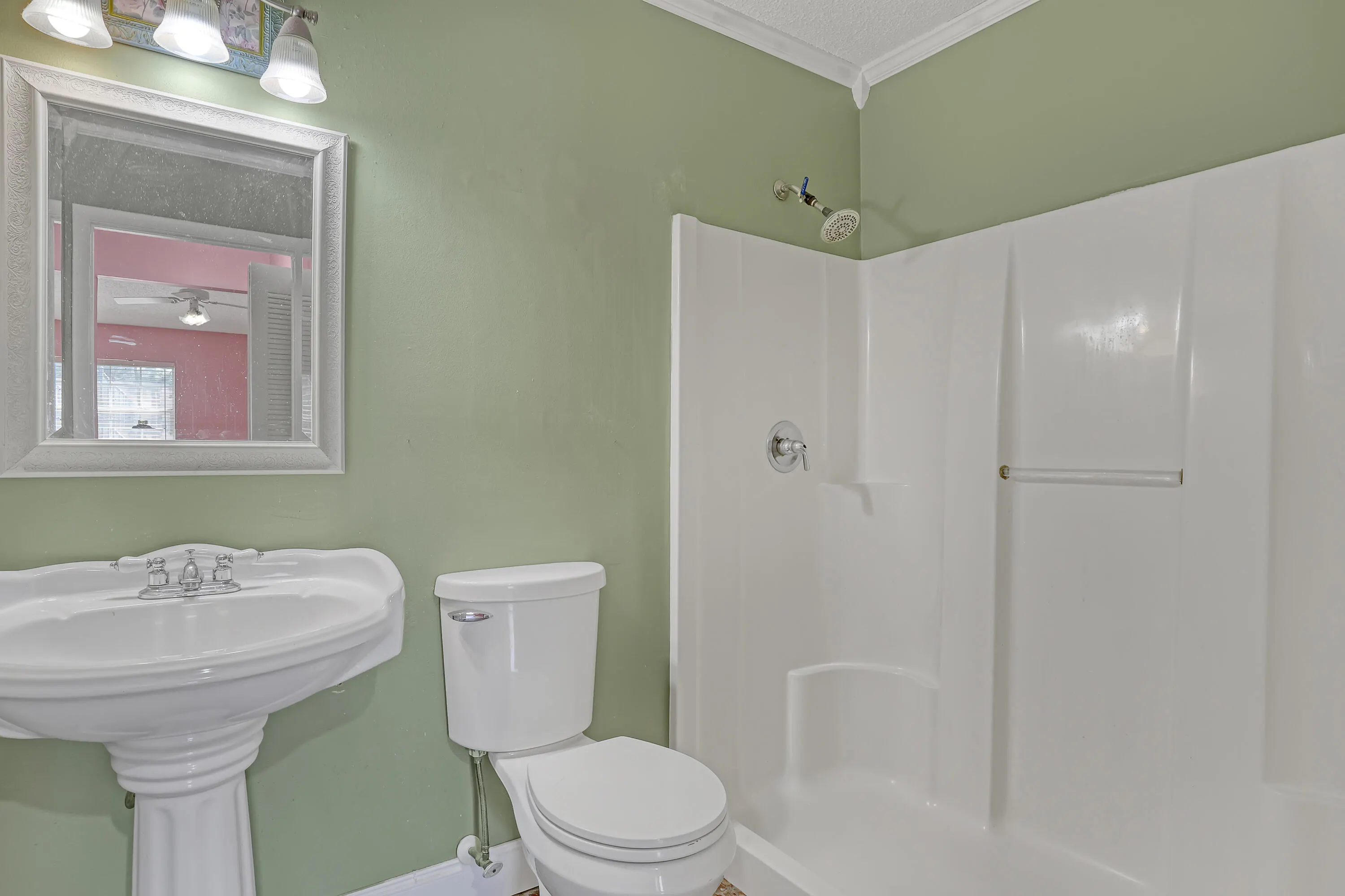 2103 MAPLEWOOD Drive
