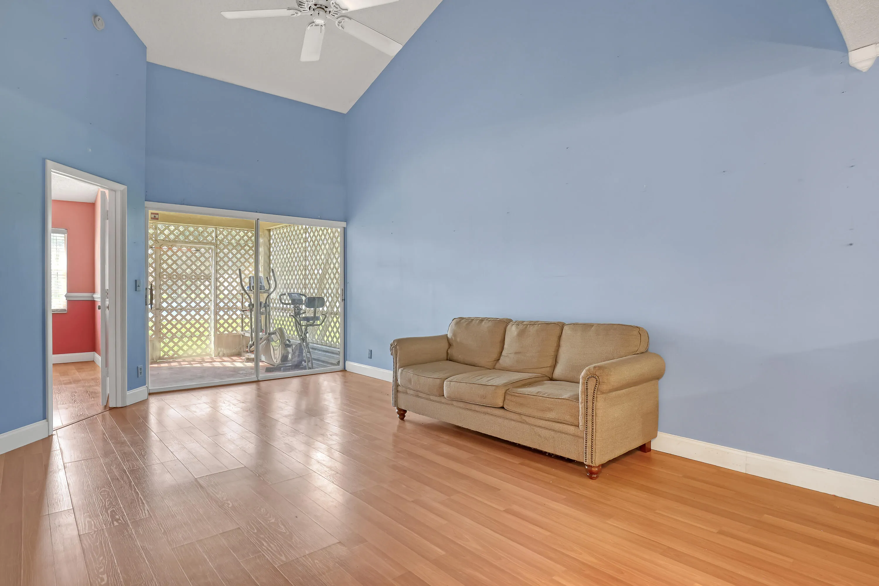 2103 MAPLEWOOD Drive