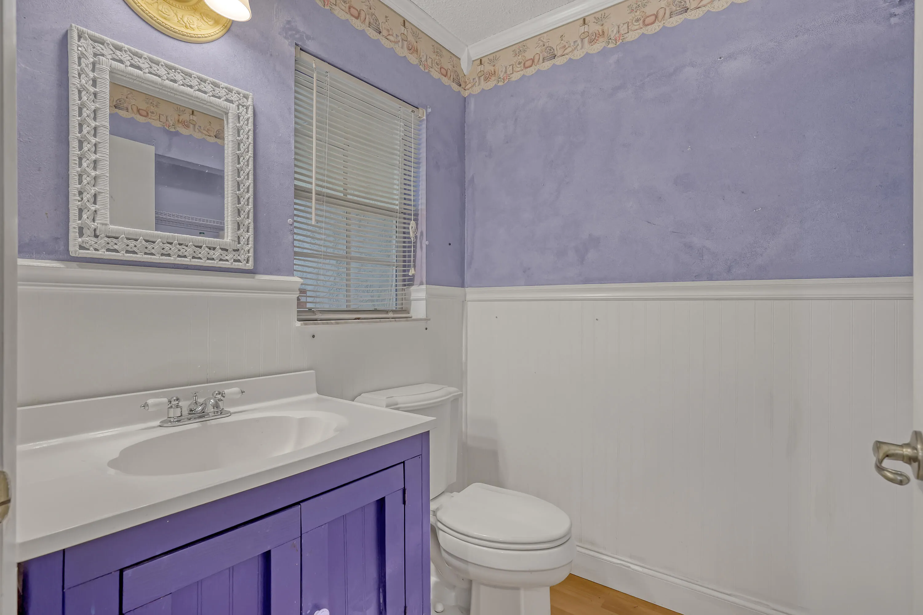 2103 MAPLEWOOD Drive