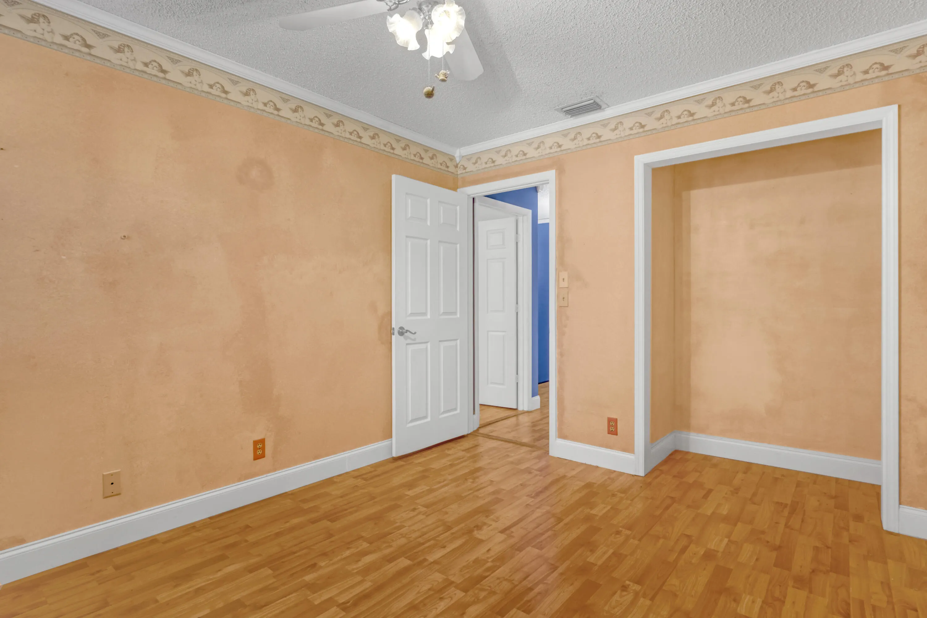 2103 MAPLEWOOD Drive