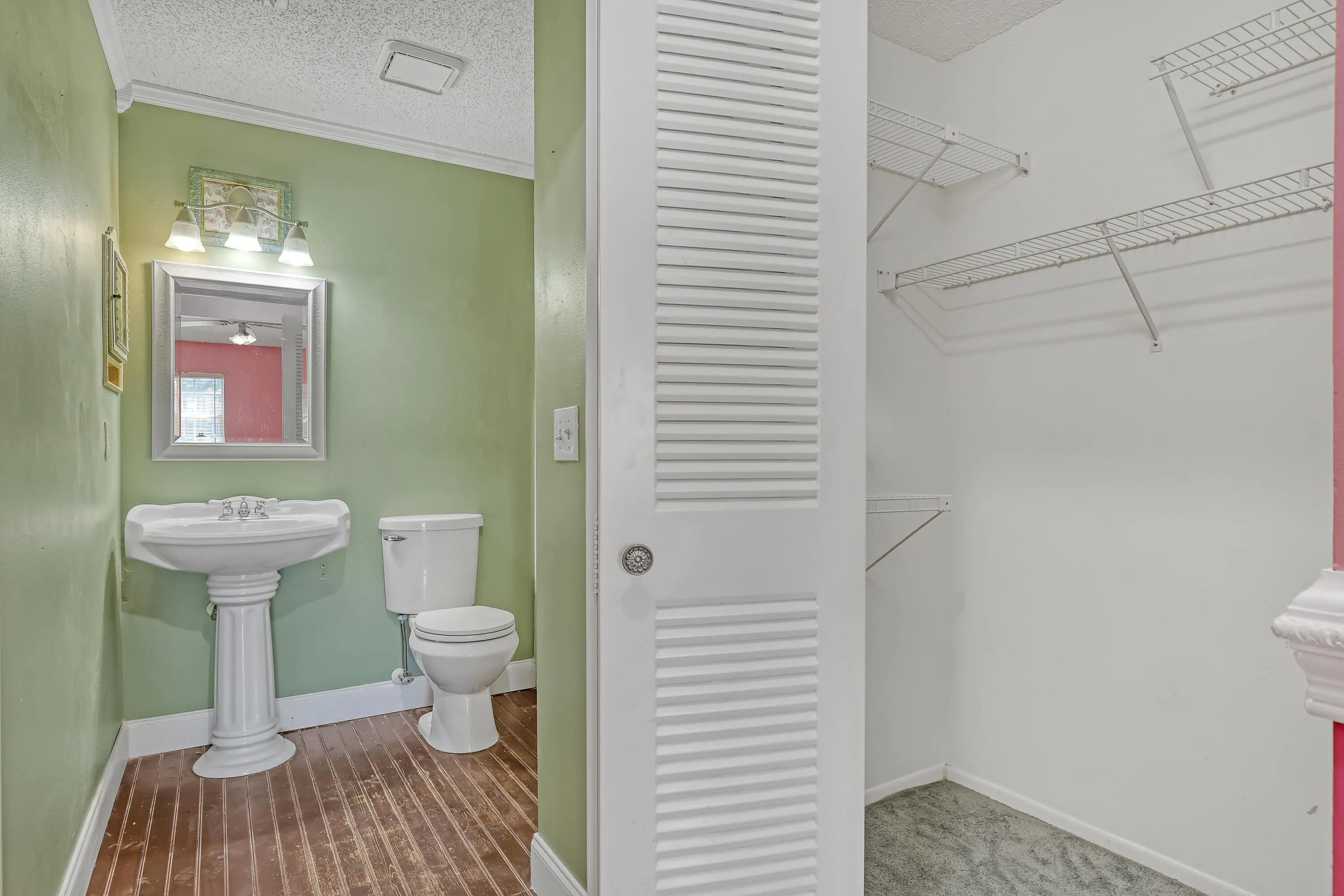 2103 MAPLEWOOD Drive