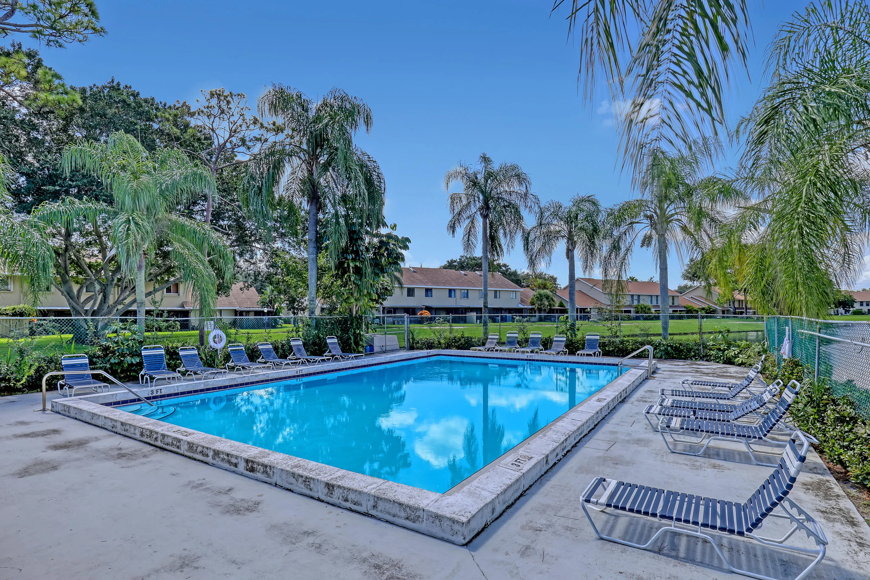 2103 MAPLEWOOD Drive