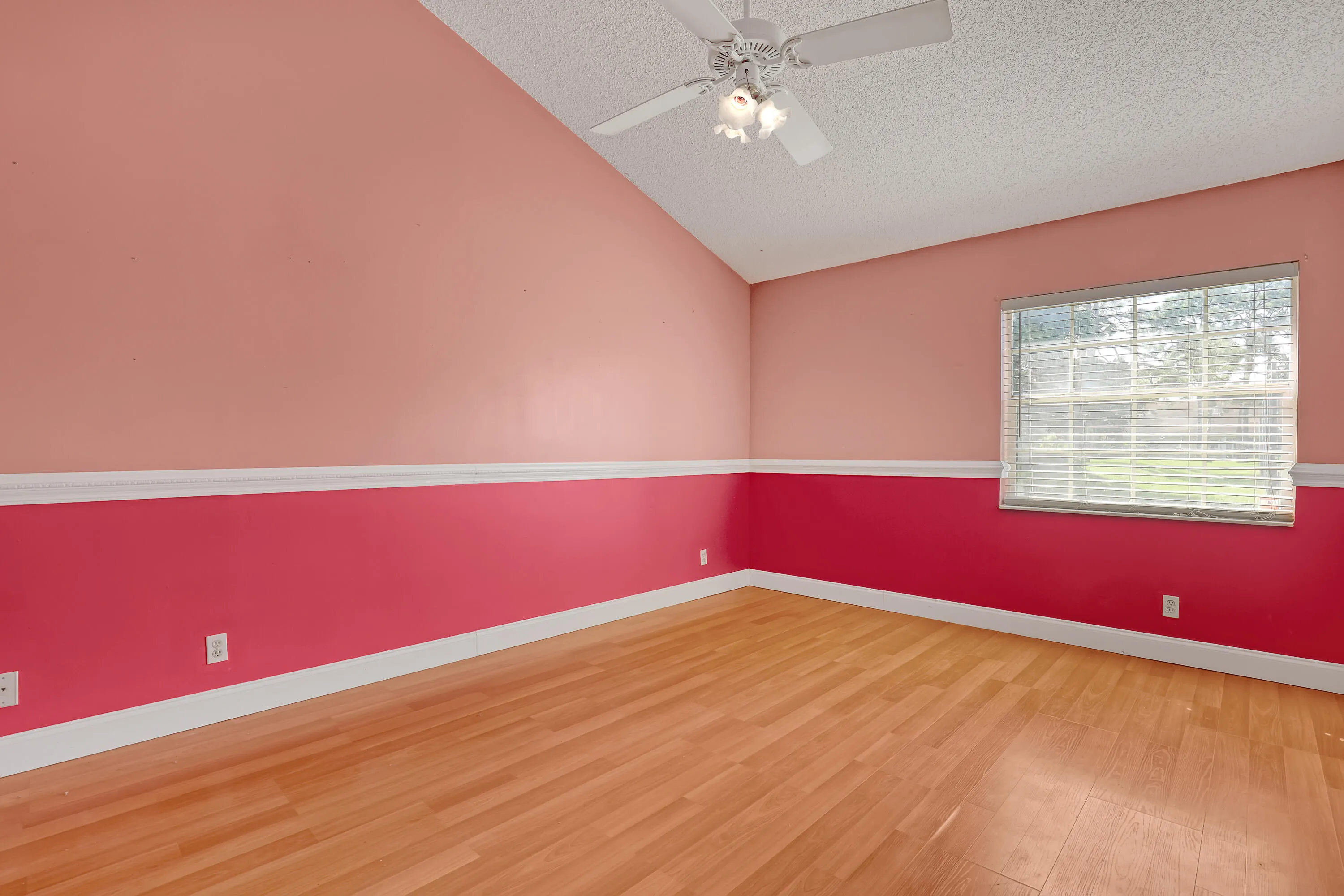 2103 MAPLEWOOD Drive