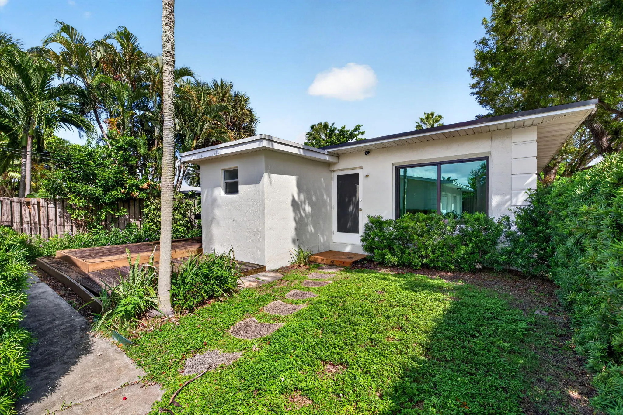 1515 NE 16TH Street