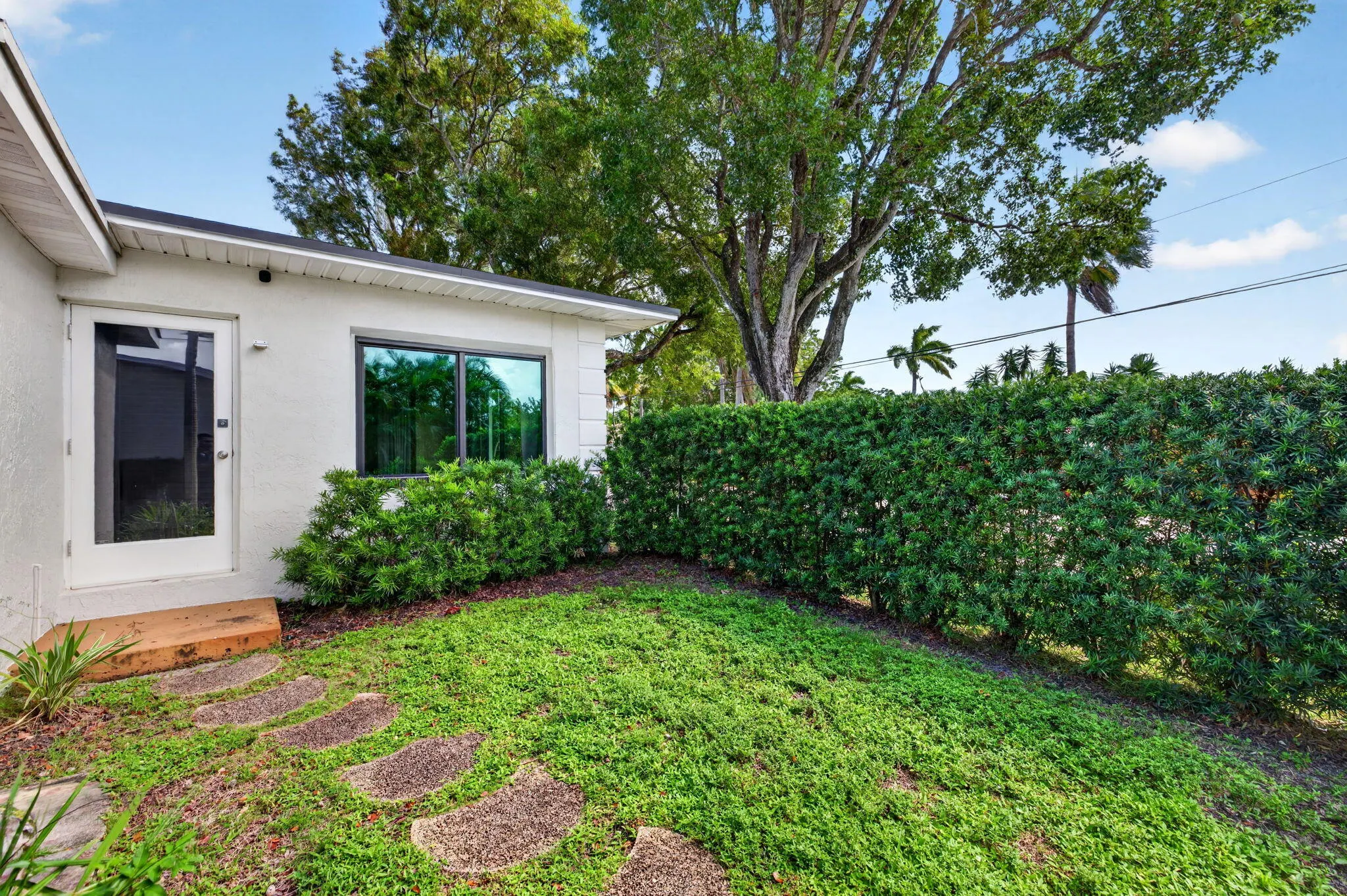1515 NE 16TH Street