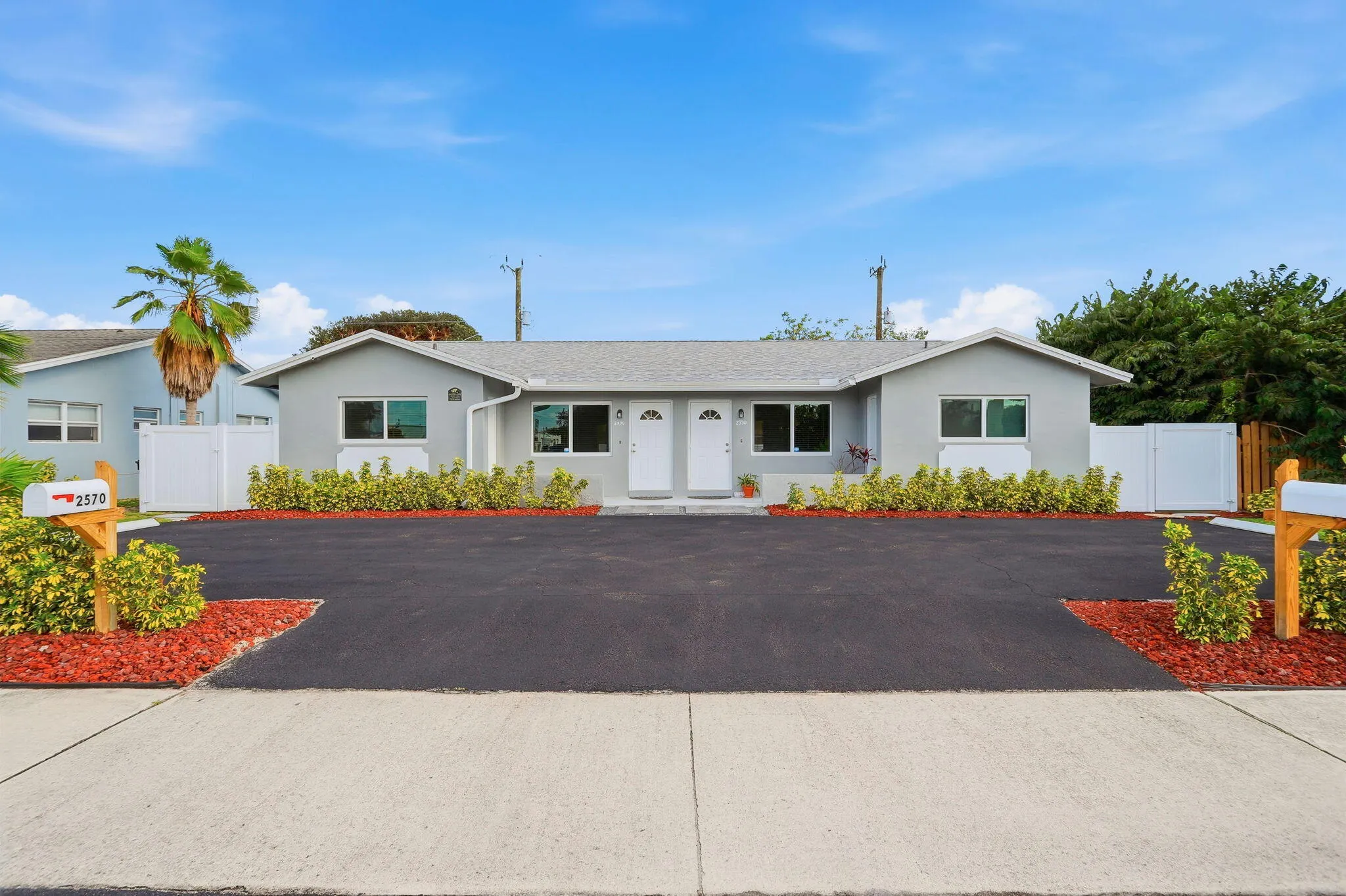 2550 N DIXIE Highway