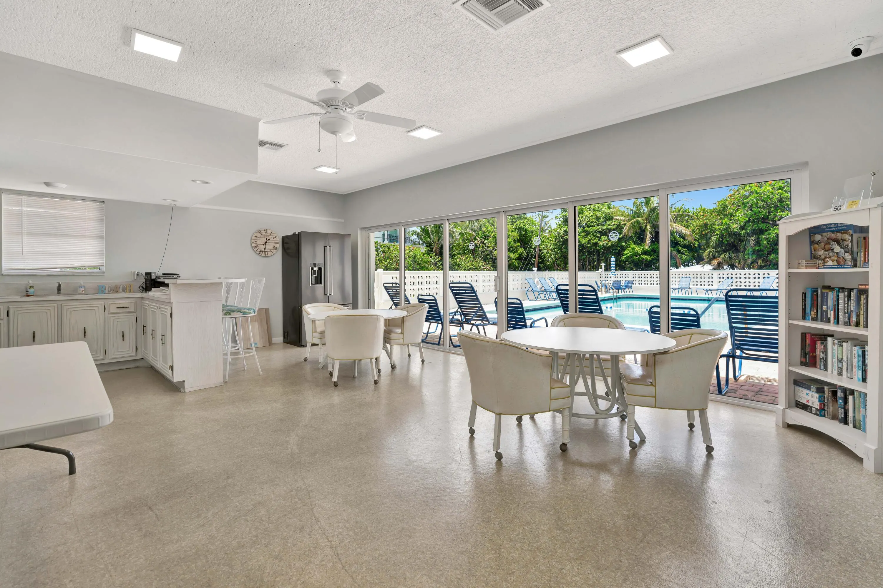 911 Ocean Drive #704
