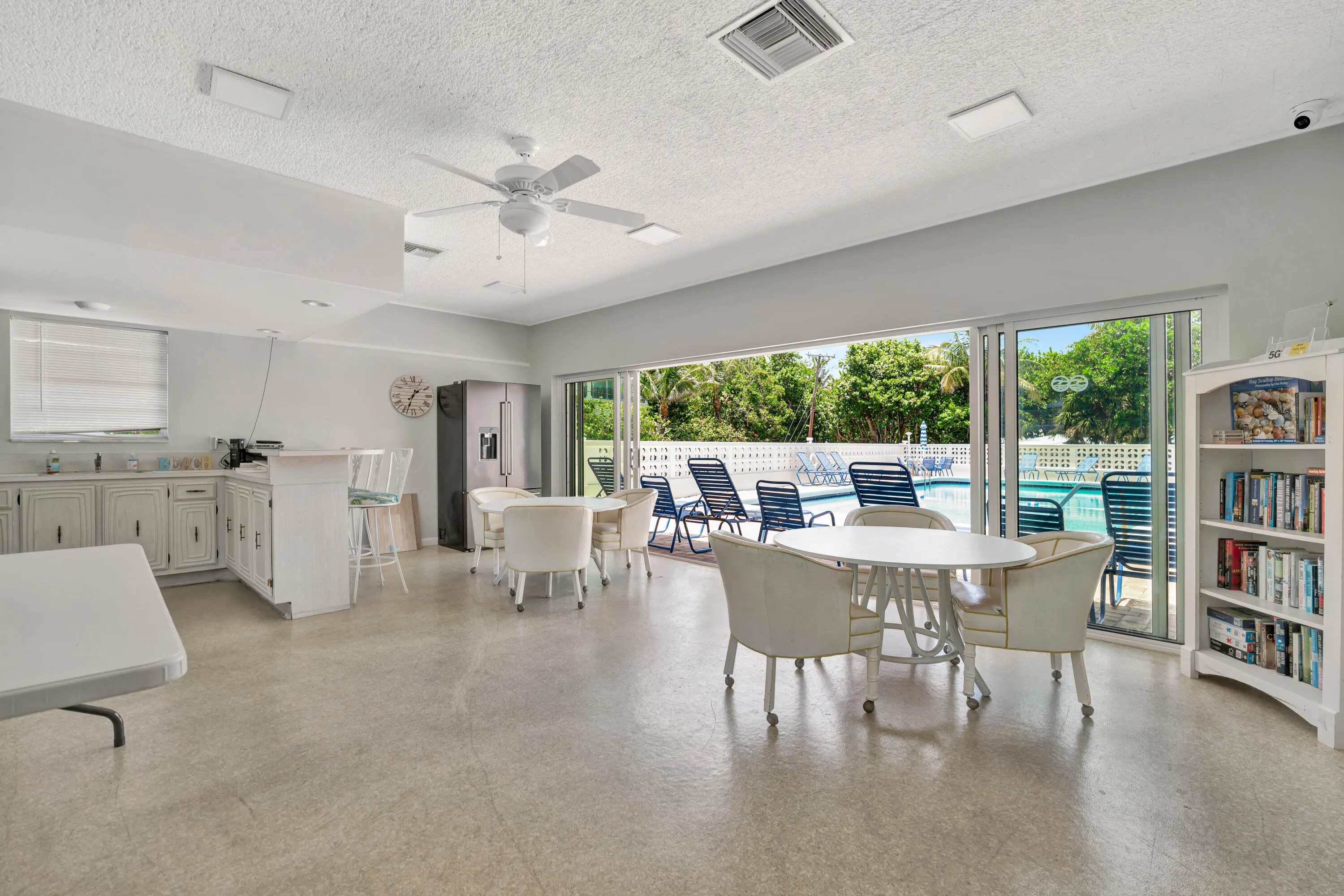 911 Ocean Drive #704