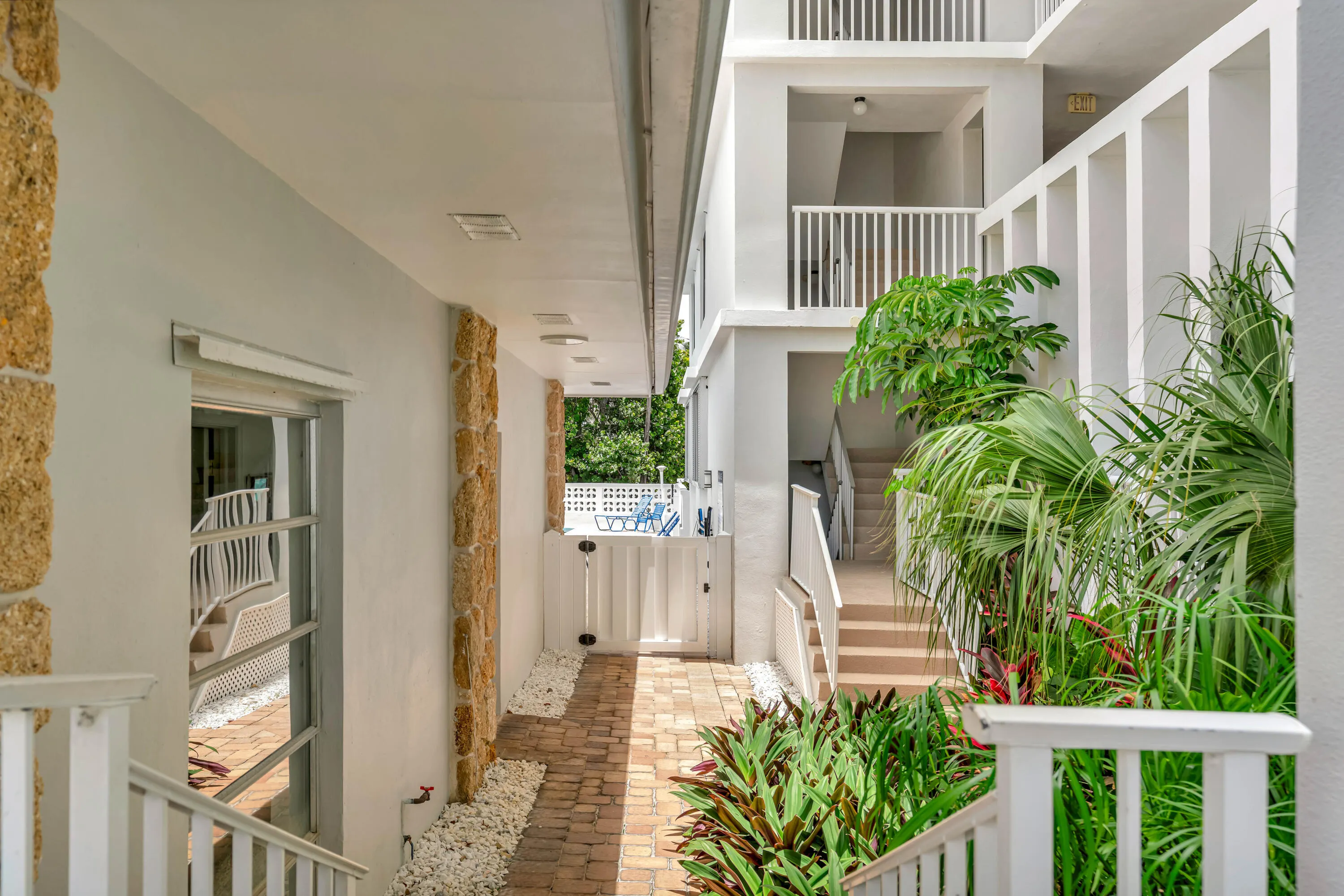 911 Ocean Drive #704