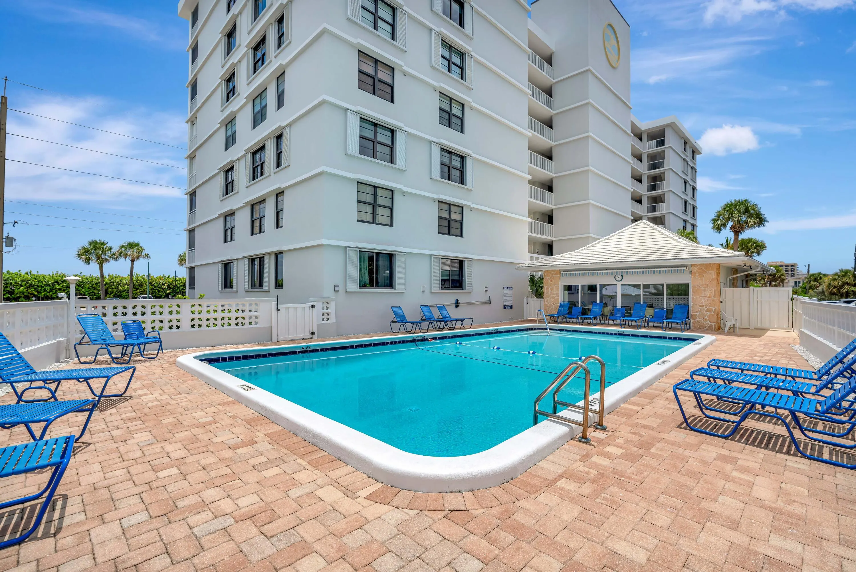 911 Ocean Drive #704