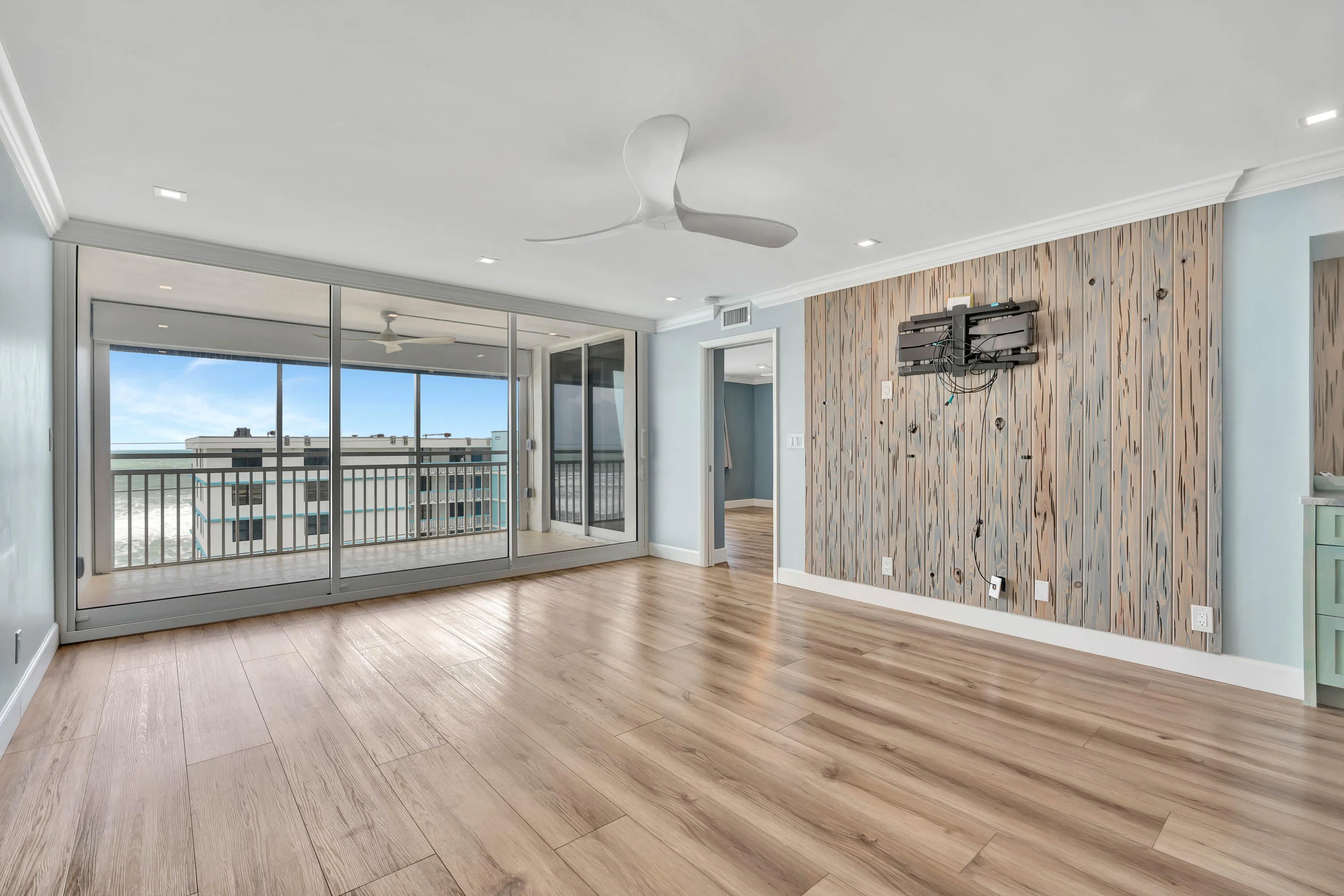 911 Ocean Drive #704
